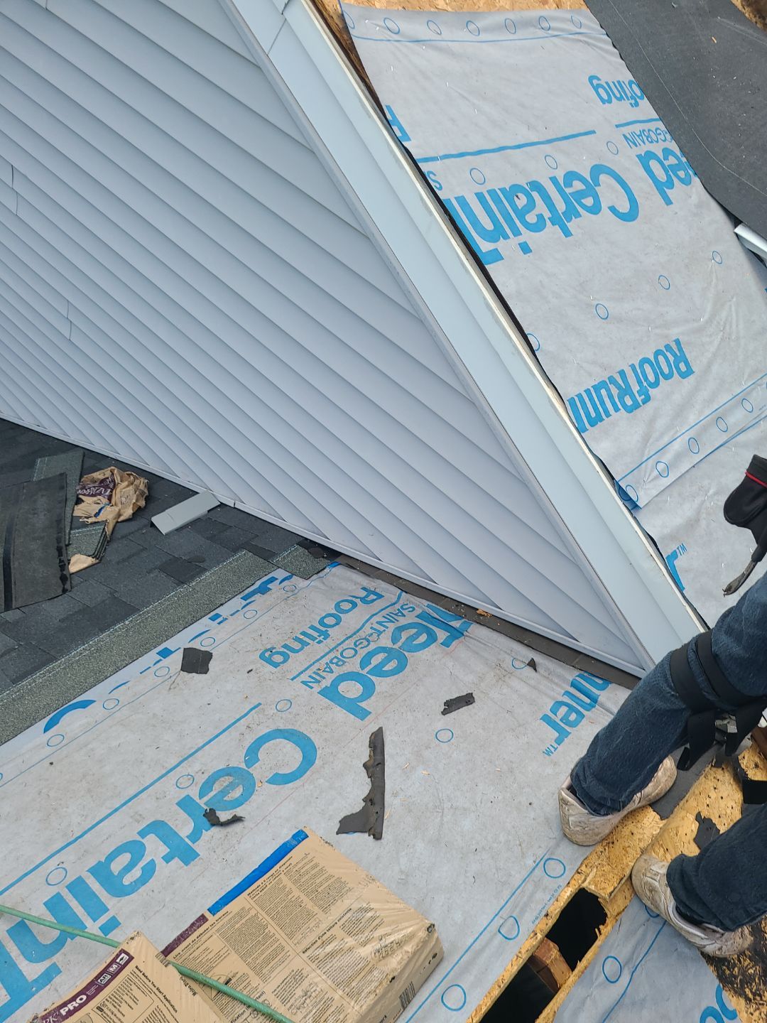 Springfield: CertainTeed Landmark Pro Designer Shingles in Max Def Moire Black by RM Banning, Inc.