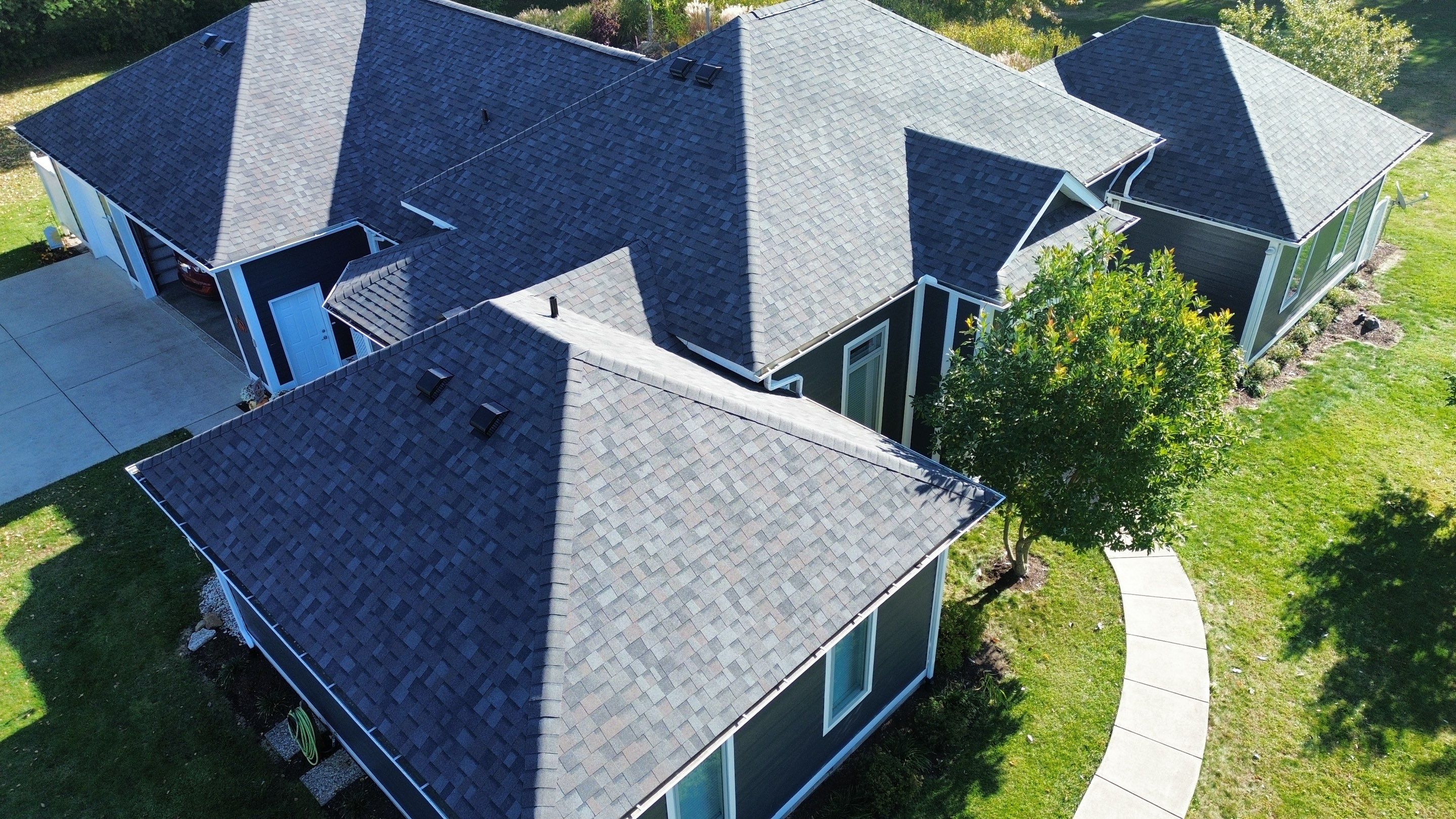 Residential Roofing Installation using Duration Series Shingles - Williamsburg Gray by RoofX 