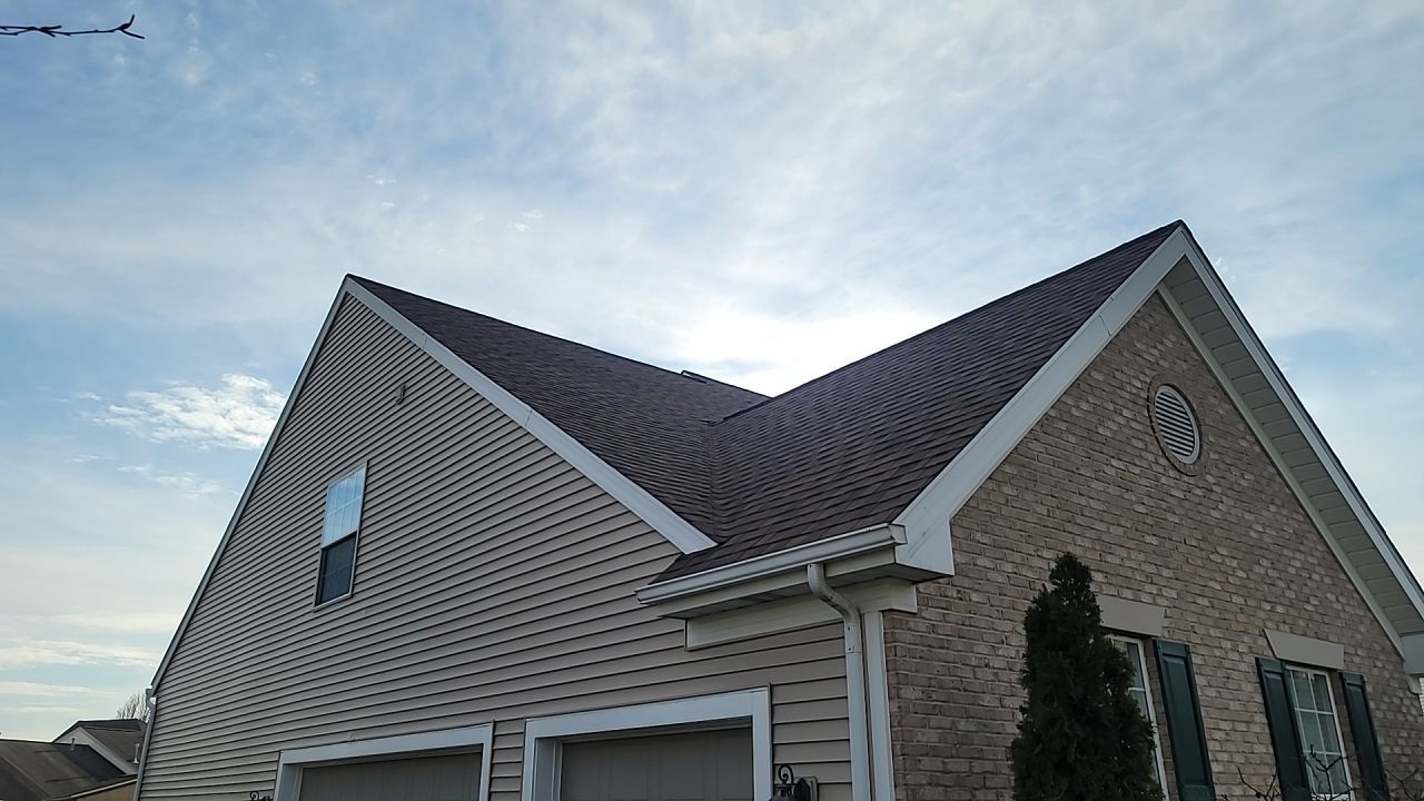 ATLAS PINNACLE COLOR: BURNT HICKORY DRIP EDGE: WHITE by Eagle Eye Roofing