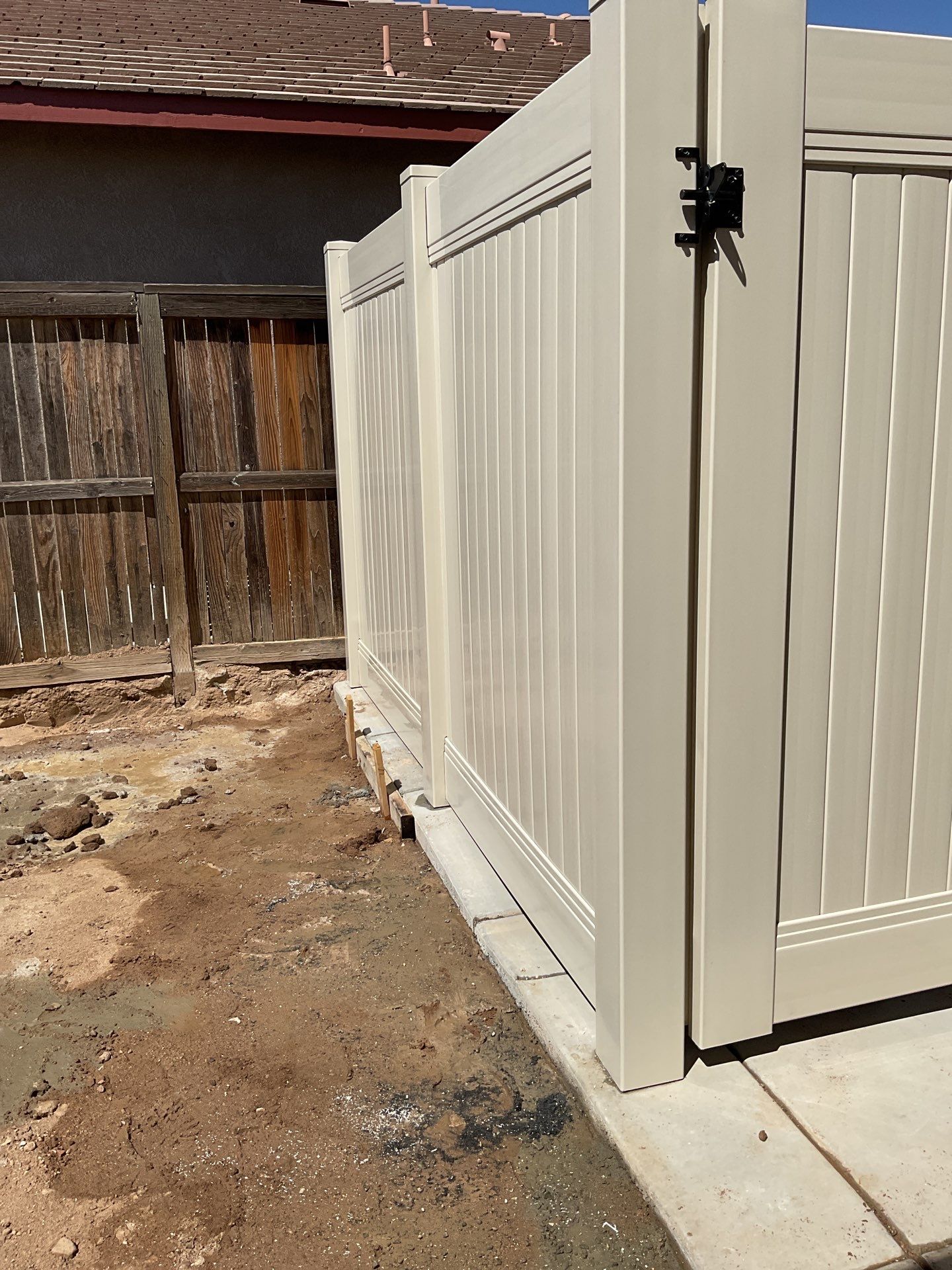 Fence Installation using Vinyl by Fence Guys Inc. 