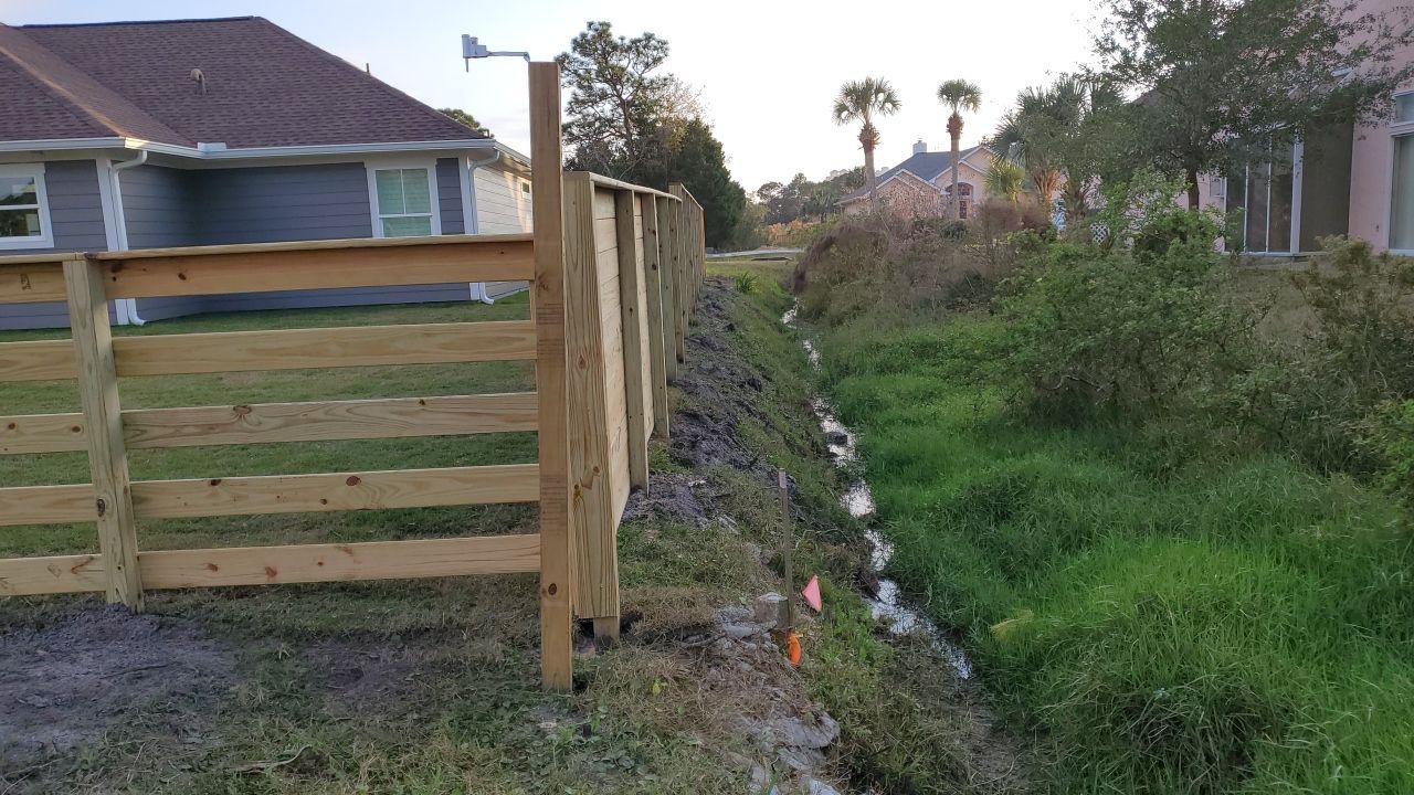 You can never go wrong with Horizontal by Hip Square Fence Inc.
