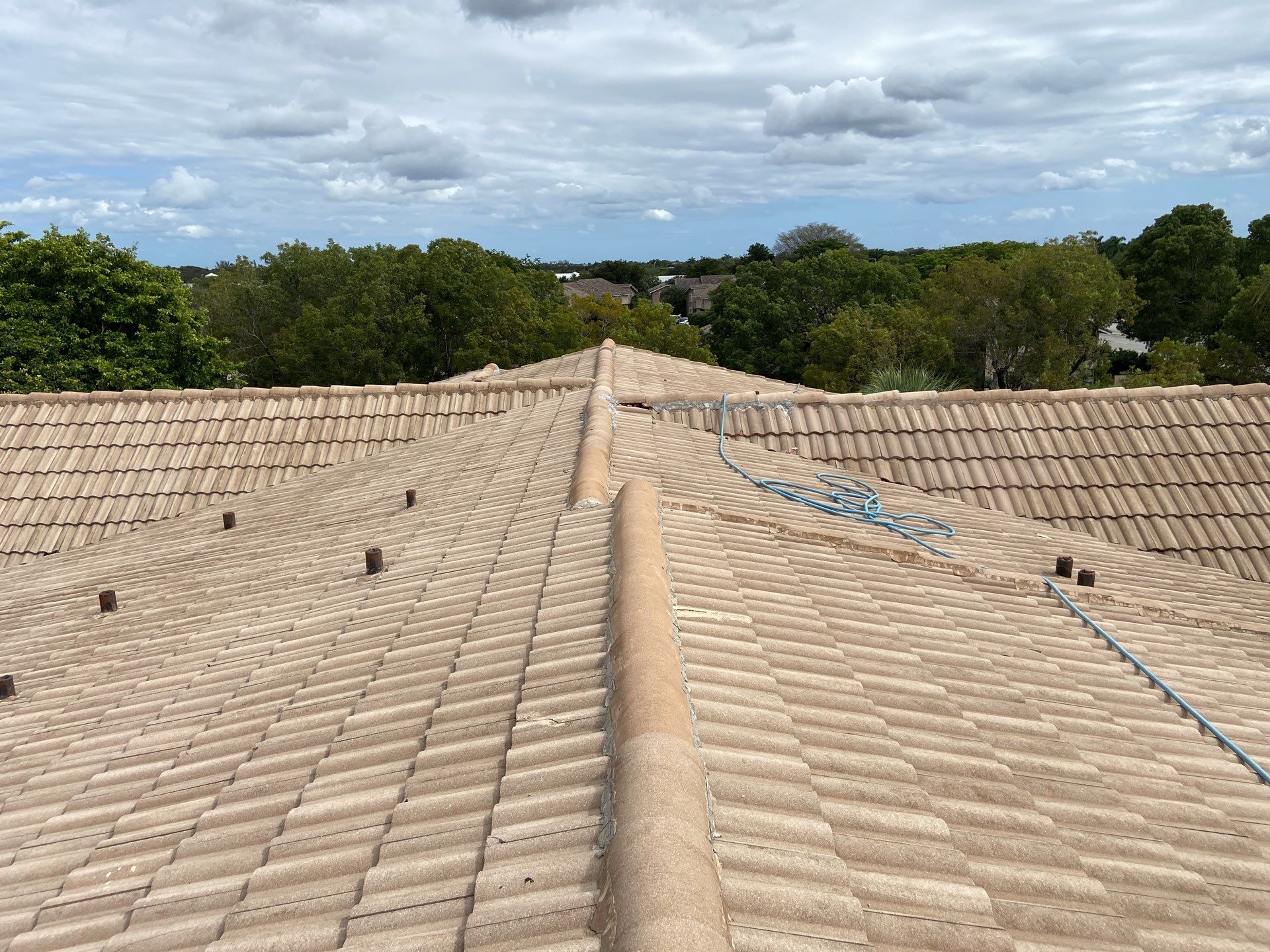 Commercial Roof Cleaning Coral Springs by BKB Pressure Cleaning LLC