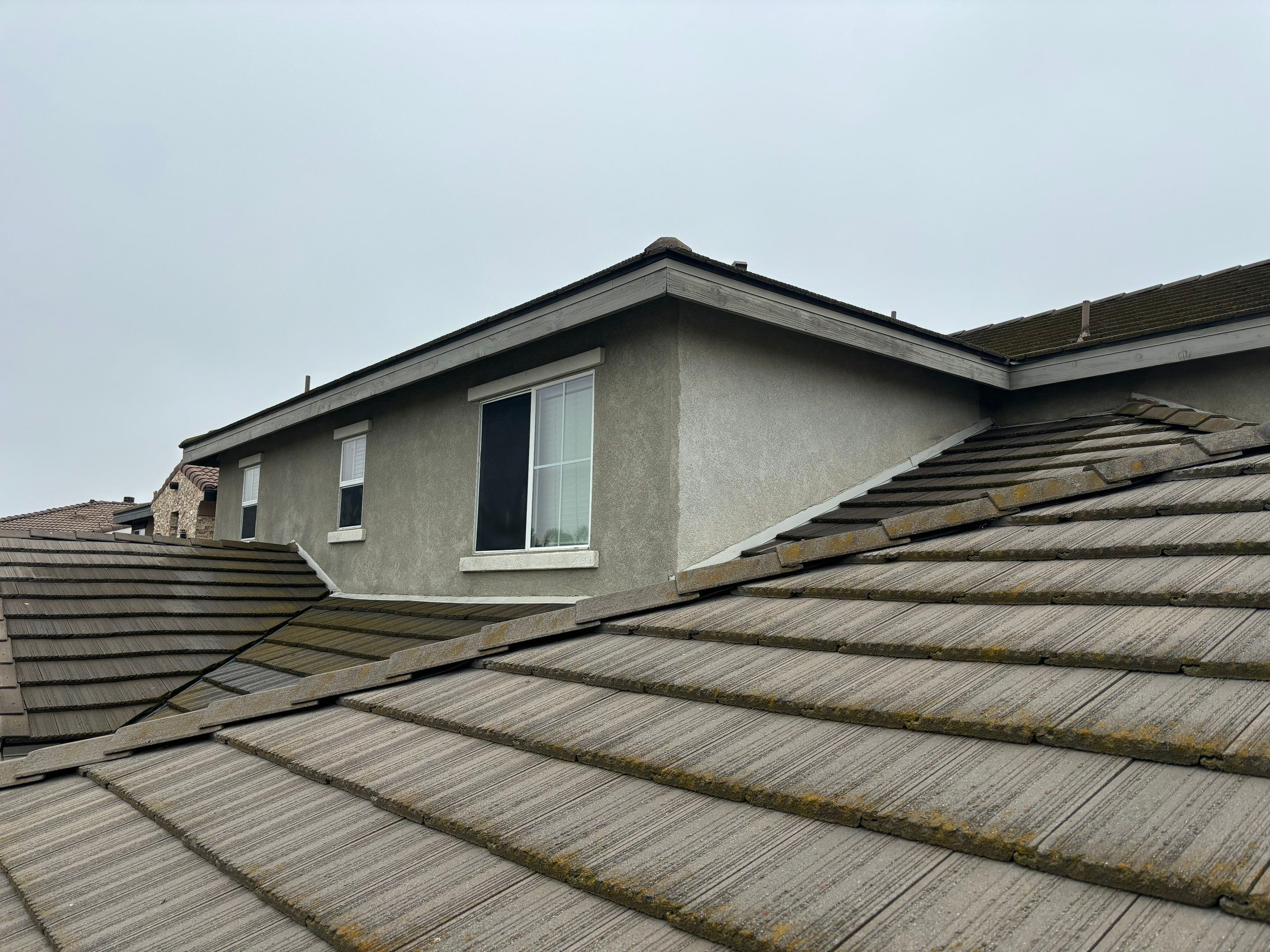 House Wash (Stain Removal) by Pirate Pete’s Power Washing