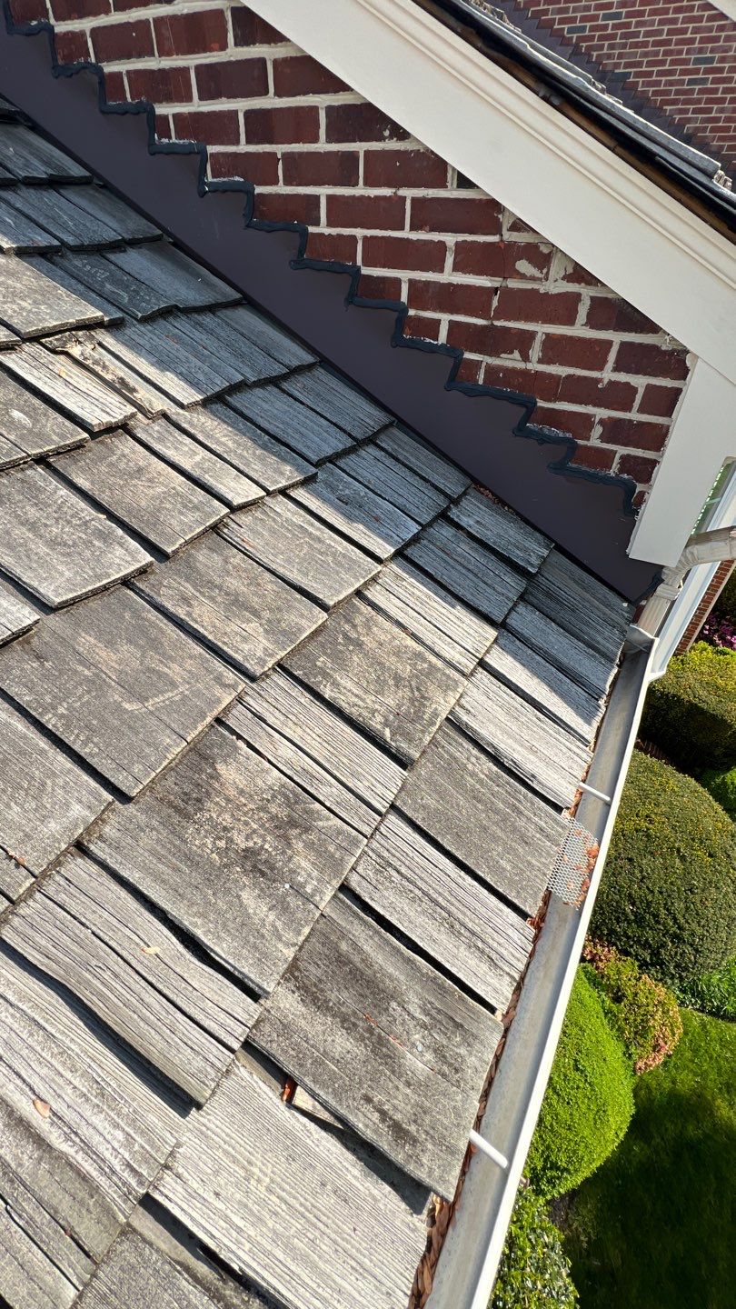 Falls Church - 18" Perfection CCA Shakes in Western Red Cedar by RM Banning, Inc.