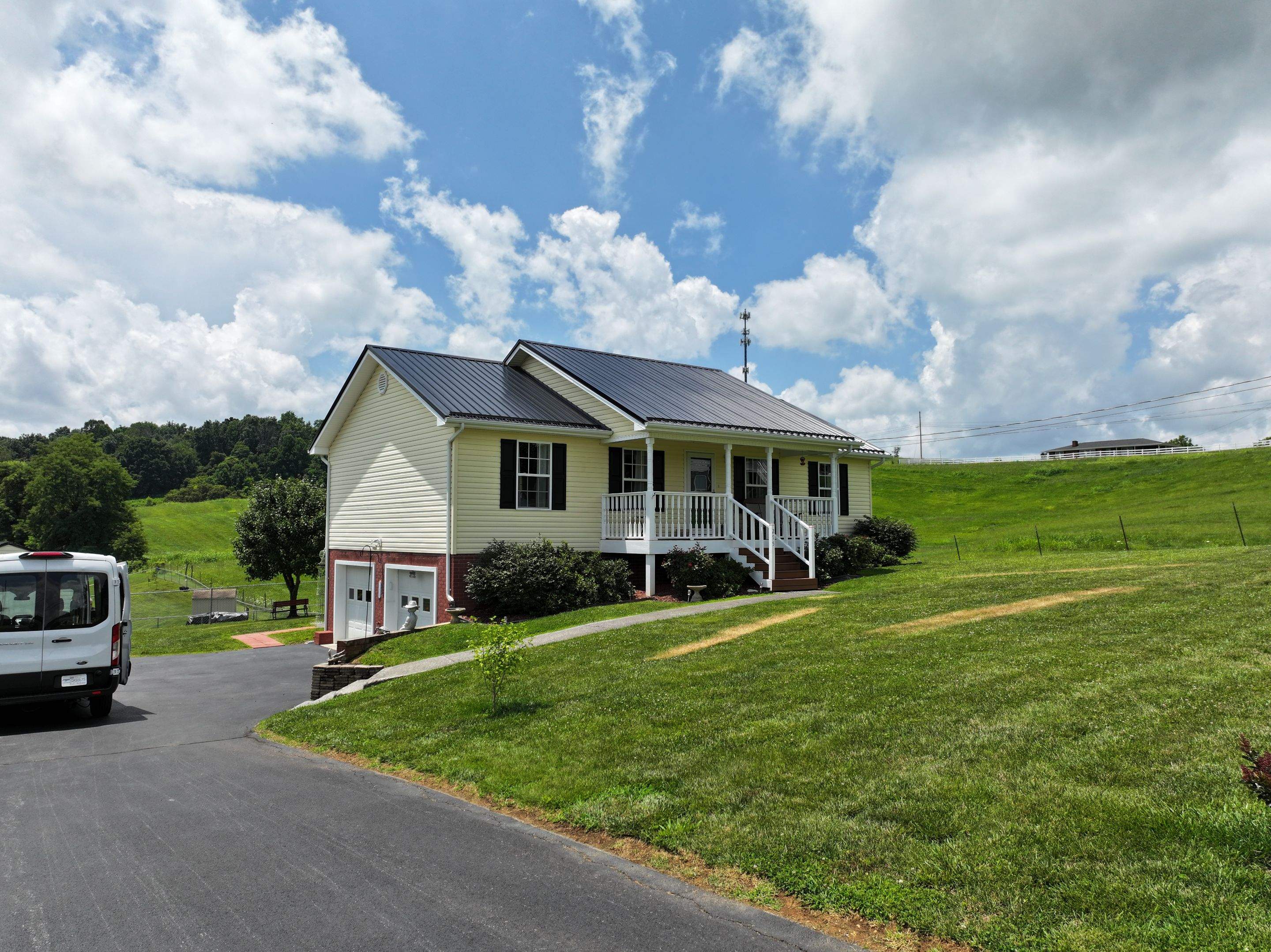 Shortridge Residence by Omnia Roofing