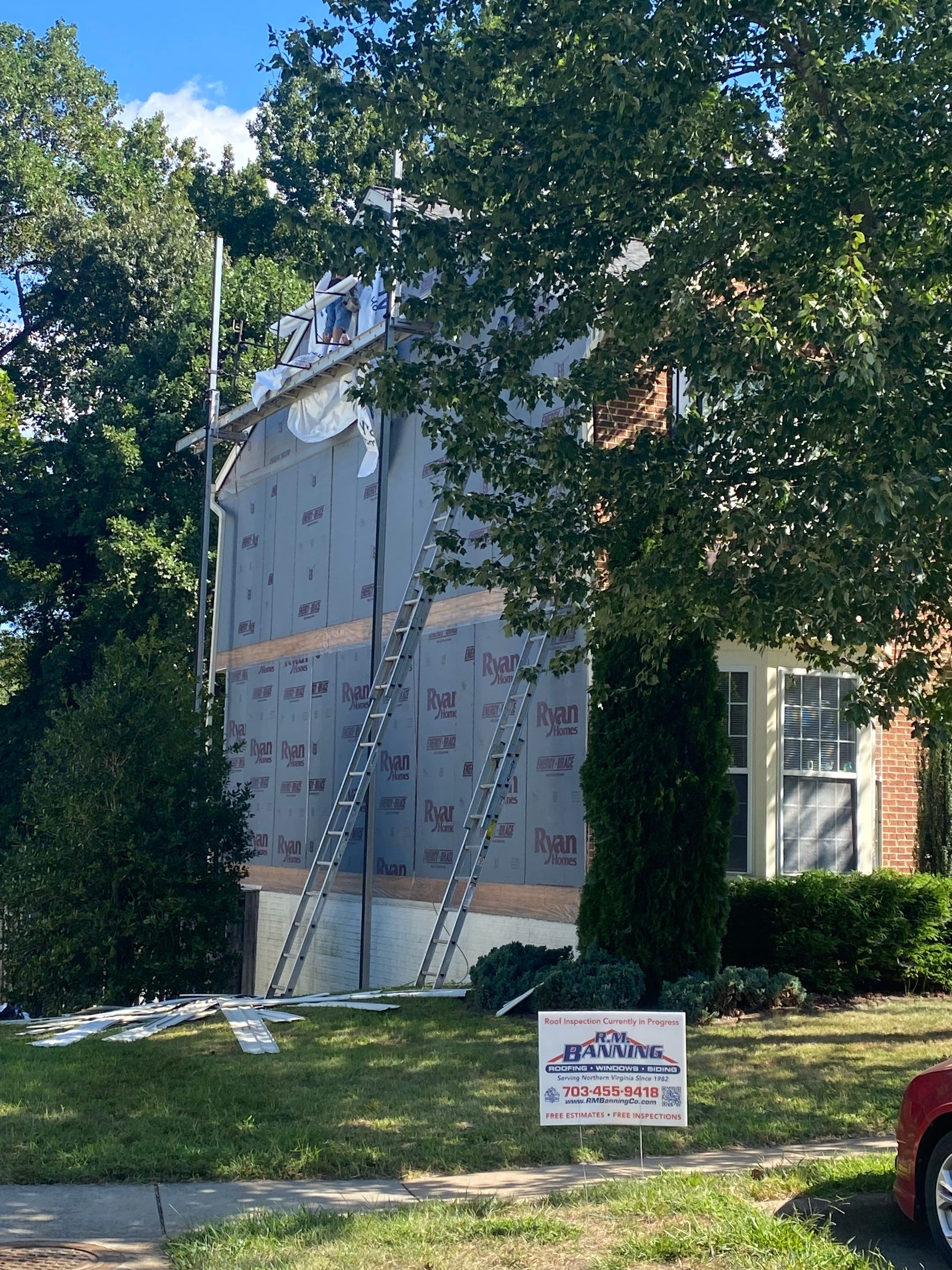 Woodbridge: Siding Replacement with Mastic Ovation Vinyl siding in Linen  by RM Banning, Inc.