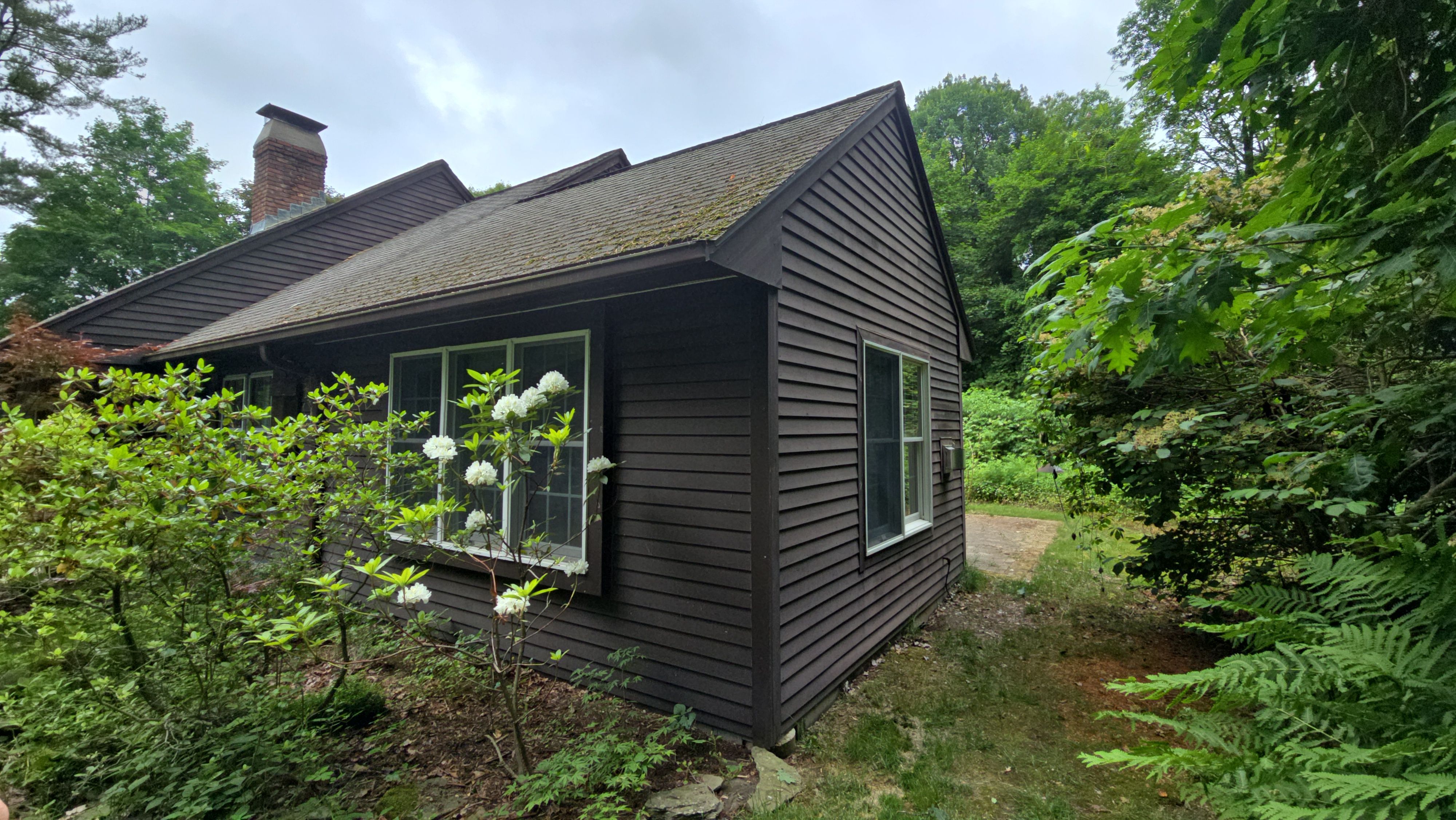 Complete exterior remodeling in Ashland, MA by UBrothers Construction