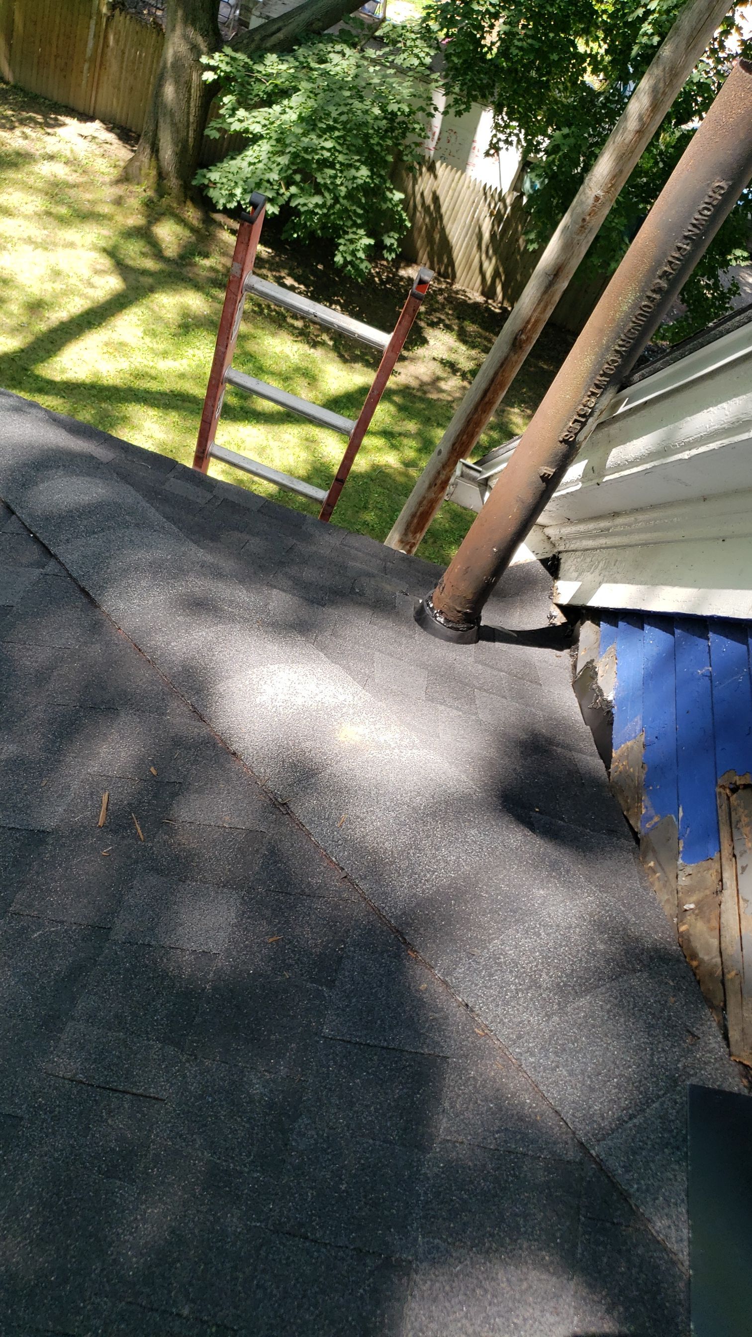 ATLAS PINNACLE COLOR: SCOTCHGARD BLACK DRIP EDGE: WHITE by Eagle Eye Roofing