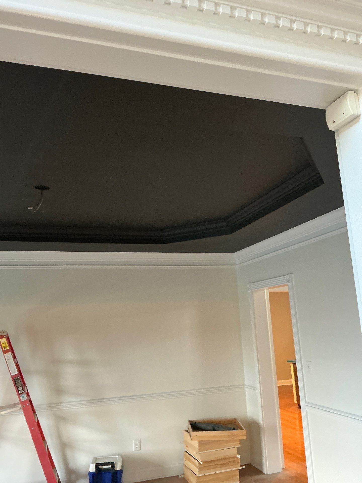 Inteiro painting and Cabineted painting by GonzalezPainters & Contractors Inc 