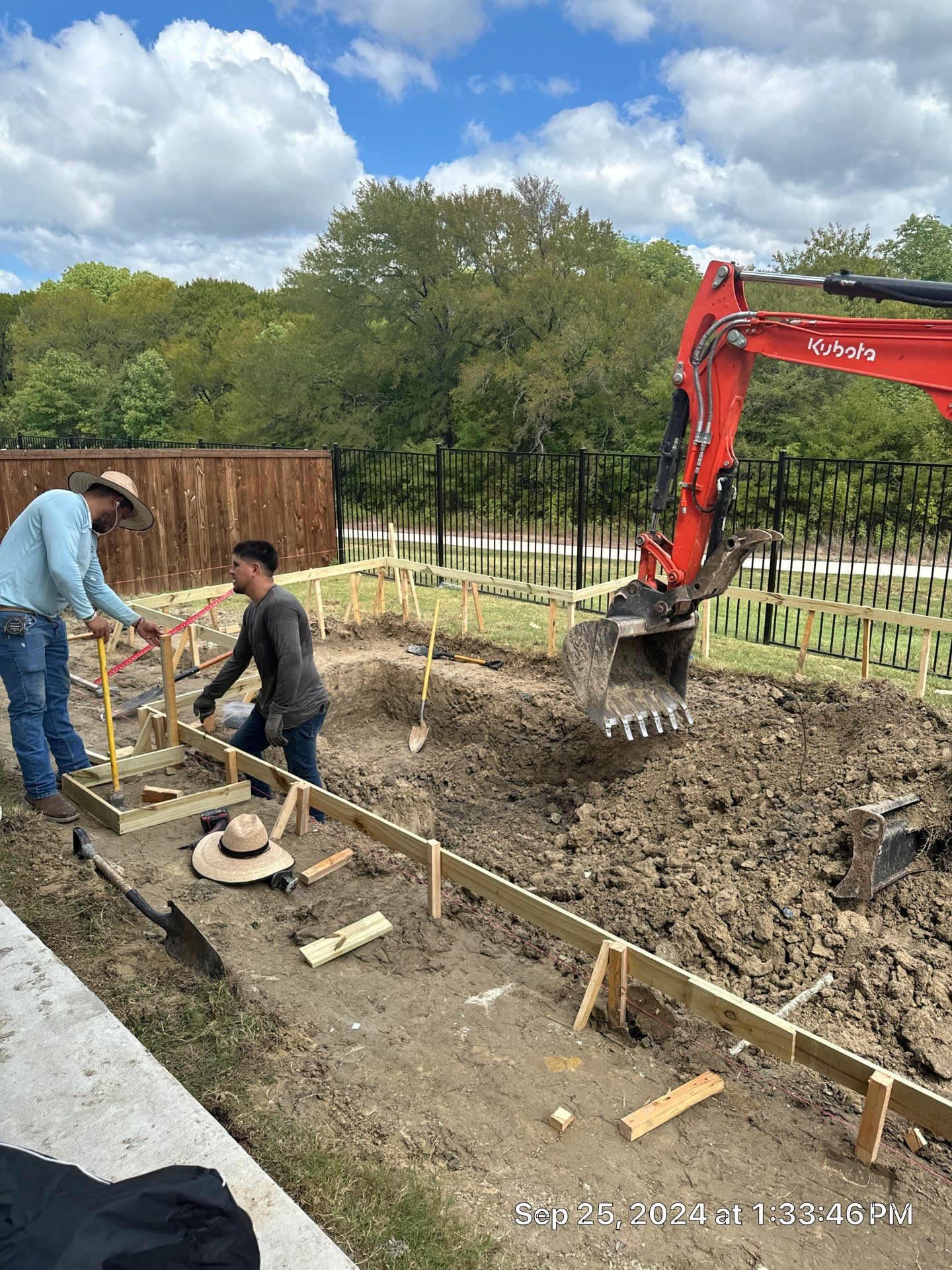 Large Pool and Spa with Rain Descent by Pinnacle Pools and Spas - DFW