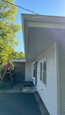 Turtle Shell gutter protection installation in Morris, IL 60450, photograph 45