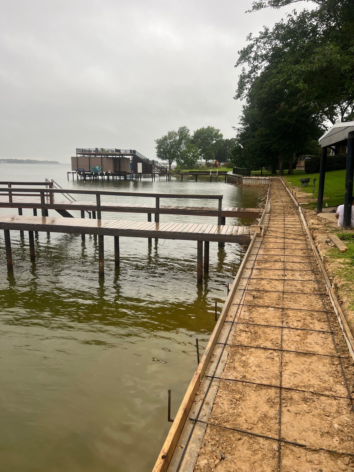 Retaining Cap Sidewalk at Cedar Creek Lake in Gun Barrel City by Rodriguez Concrete Construction