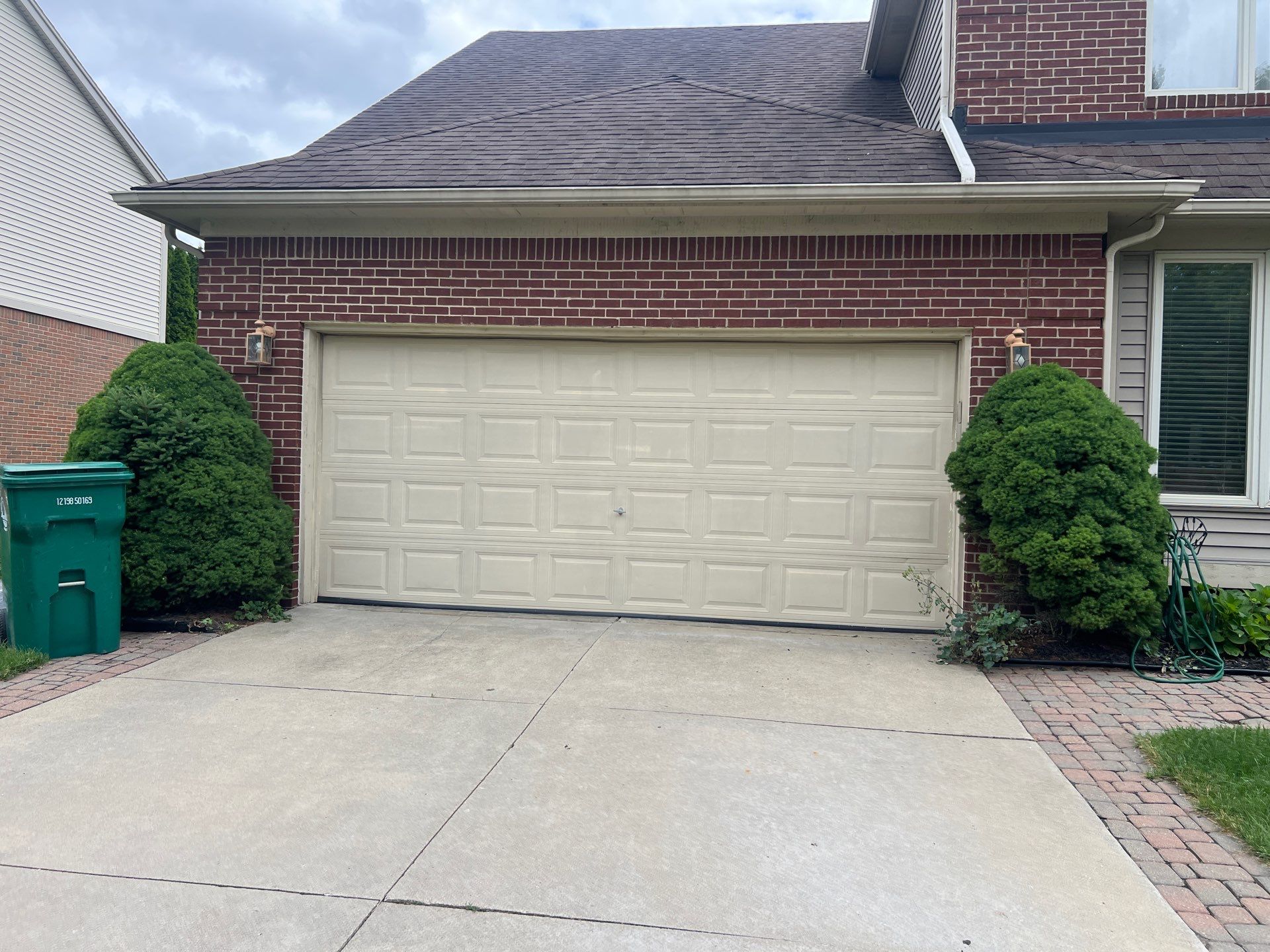 Vinyl Siding and Exterior Trim Painting in Commerce Township by Top Shelf Painter