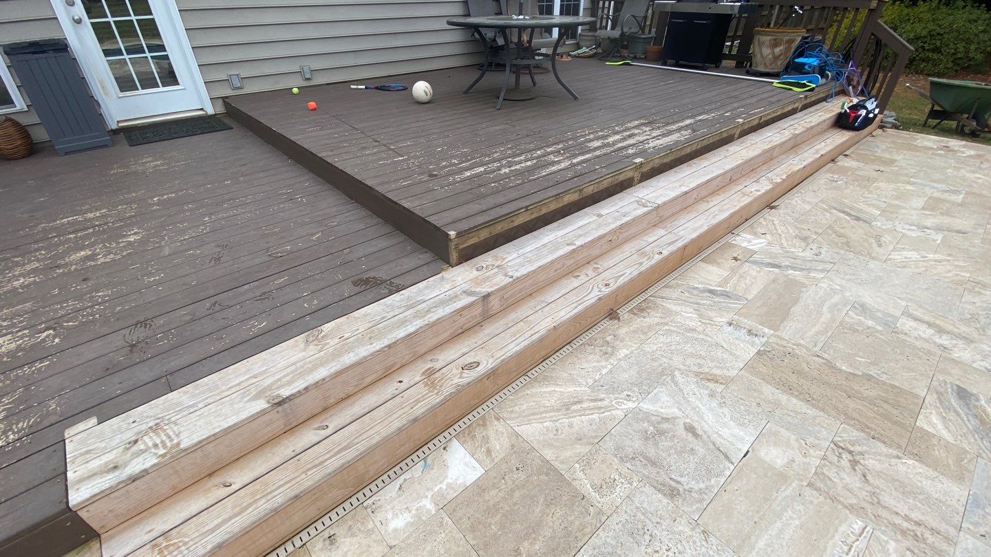 Coated Deck using AcryFin by DuraSeal