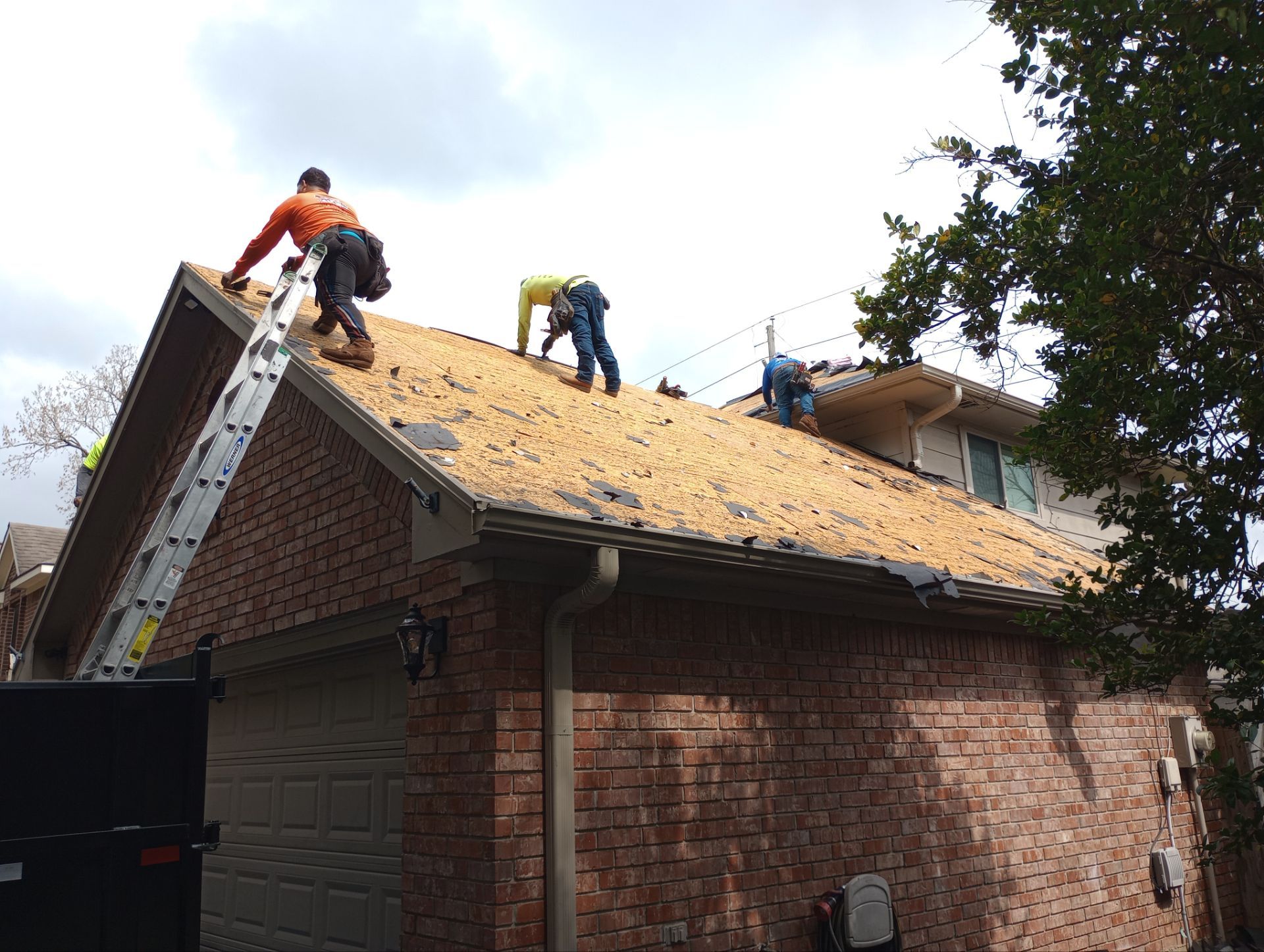 Residential Roofing Installation using Owen's Corning Duration (Lifetime) Shingles by Roof Repair Company