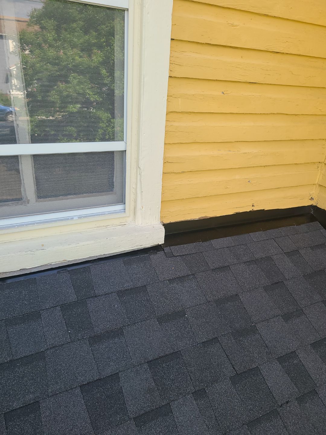 Arlington: CertainTeed Landmark Designer Shingles in Moire Black by RM Banning, Inc.