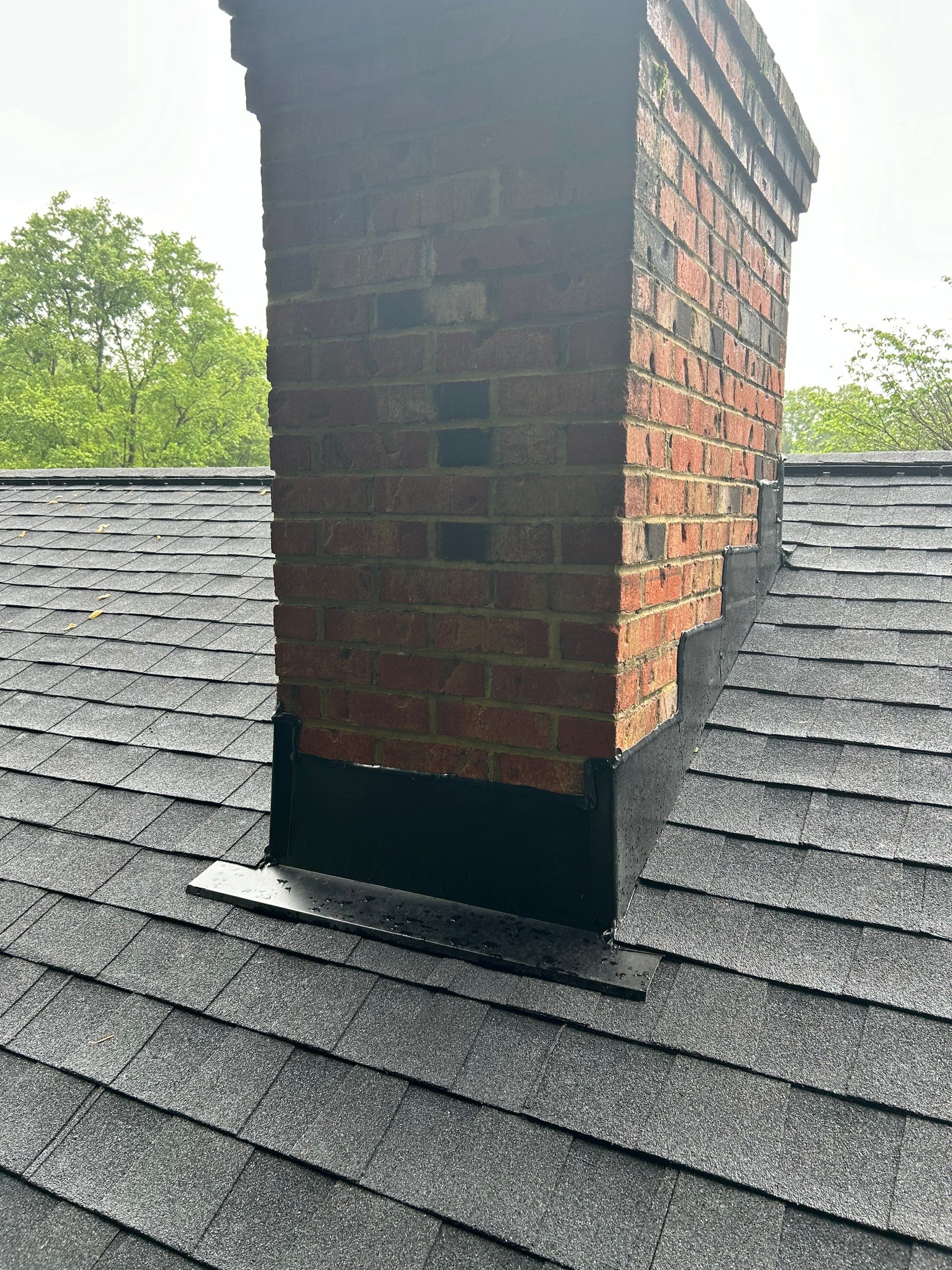 Burke: CertainTeed Landmark Designer Shingles in Moire Black by RM Banning, Inc.