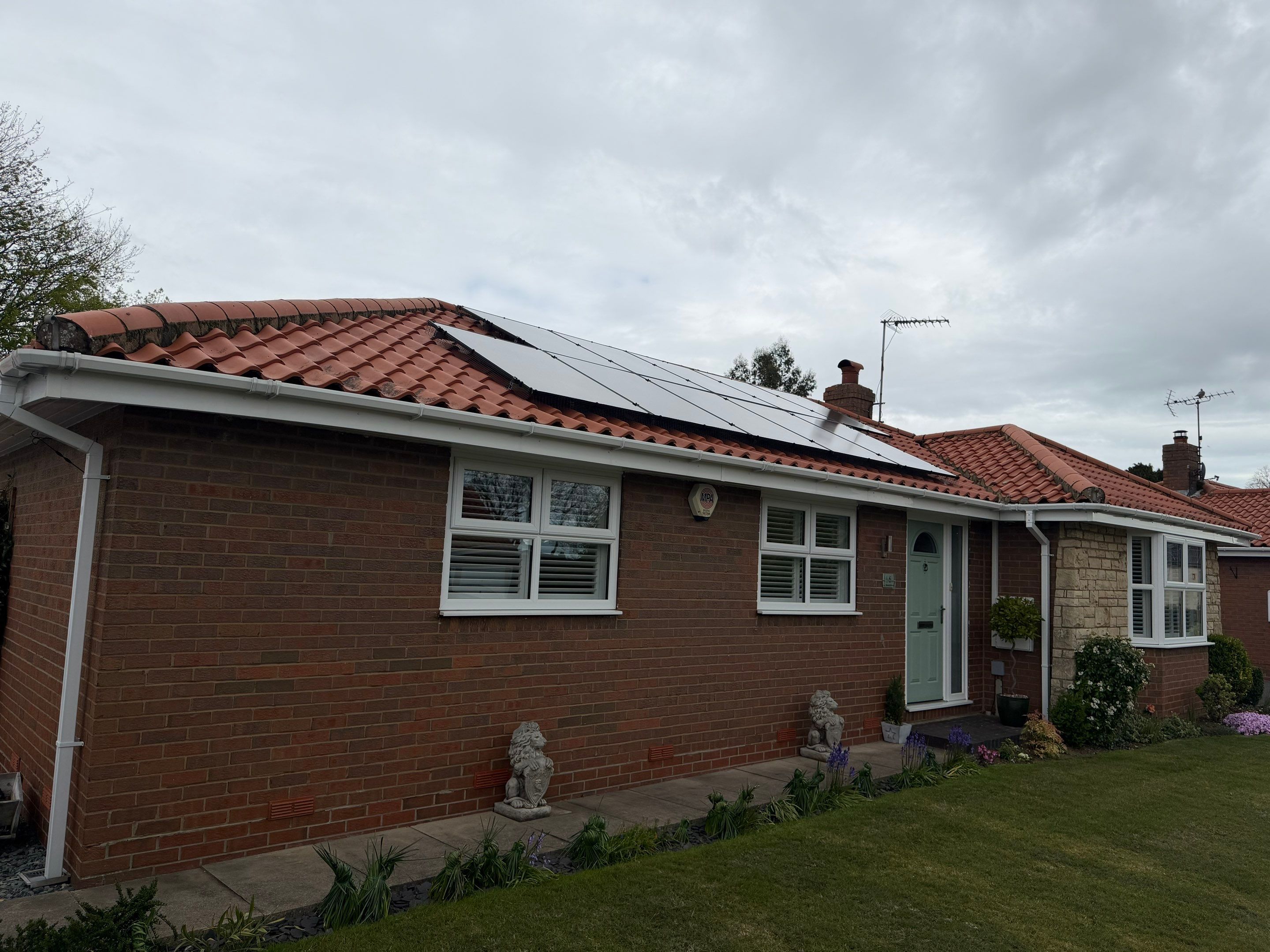 π Going fully renewable β heat pump, solar PV and battery storage working together by Elite Services Group Ltd