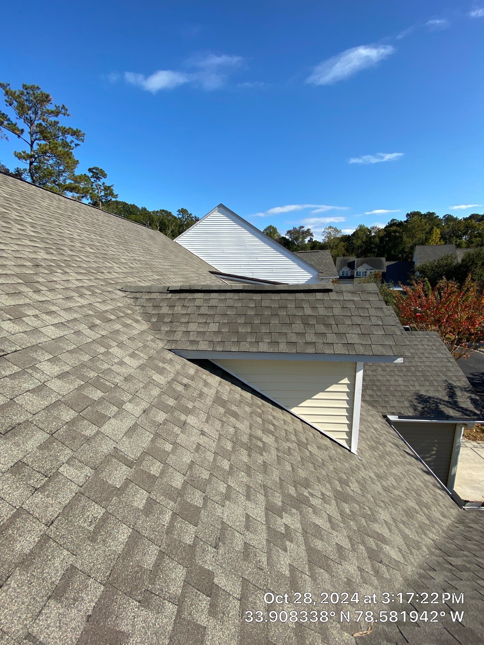 GAF HDZ - Weathered Wood by Linta Roofing Inc