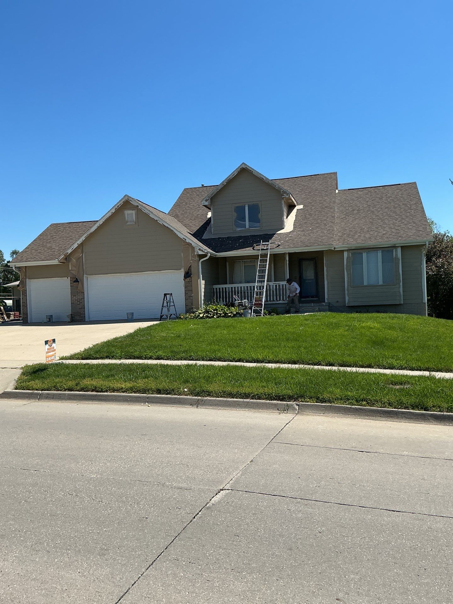 Residential Exterior Repaint  by Midwest Paint LLC