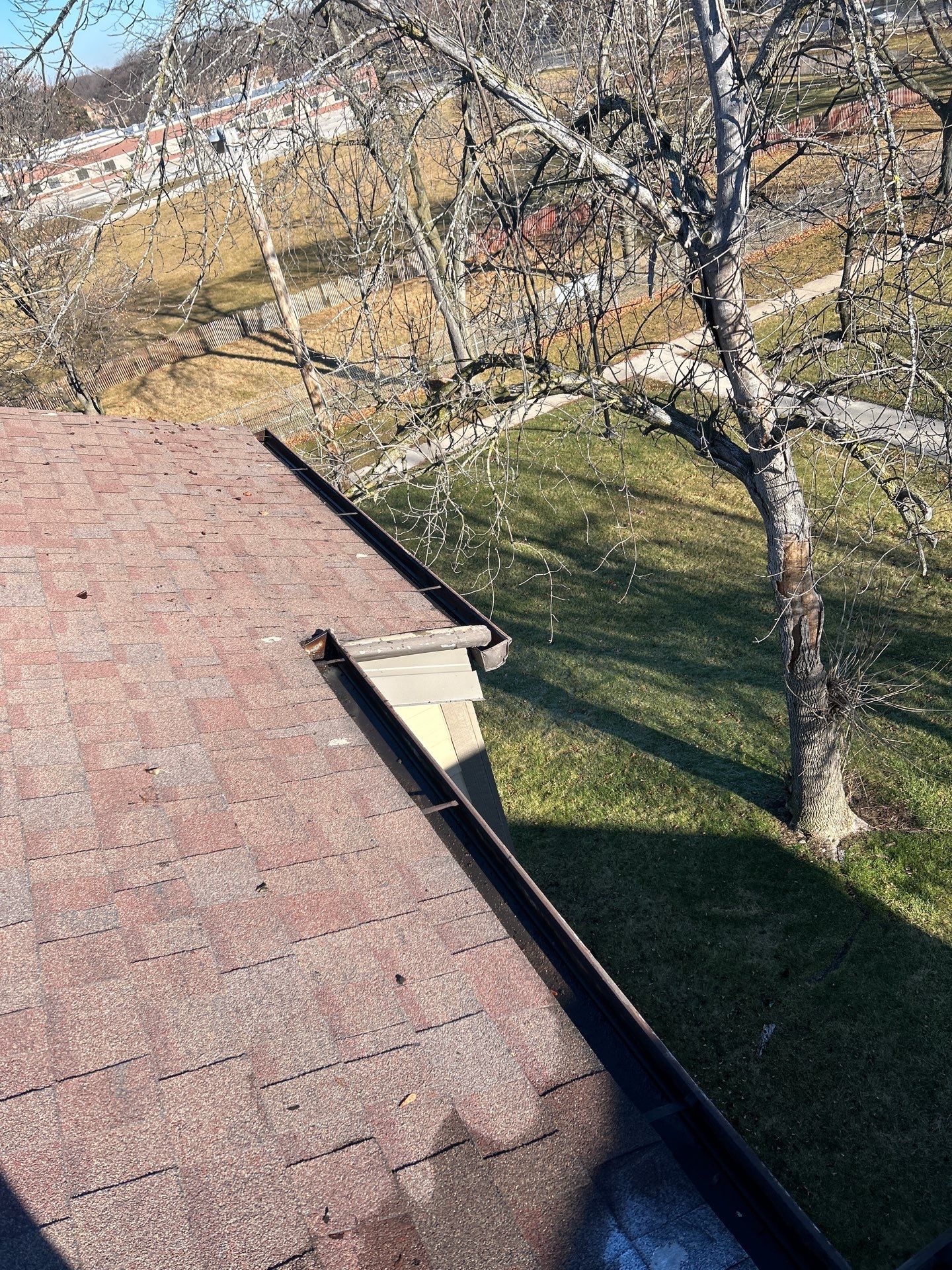 HOA gutter cleaning after photo.