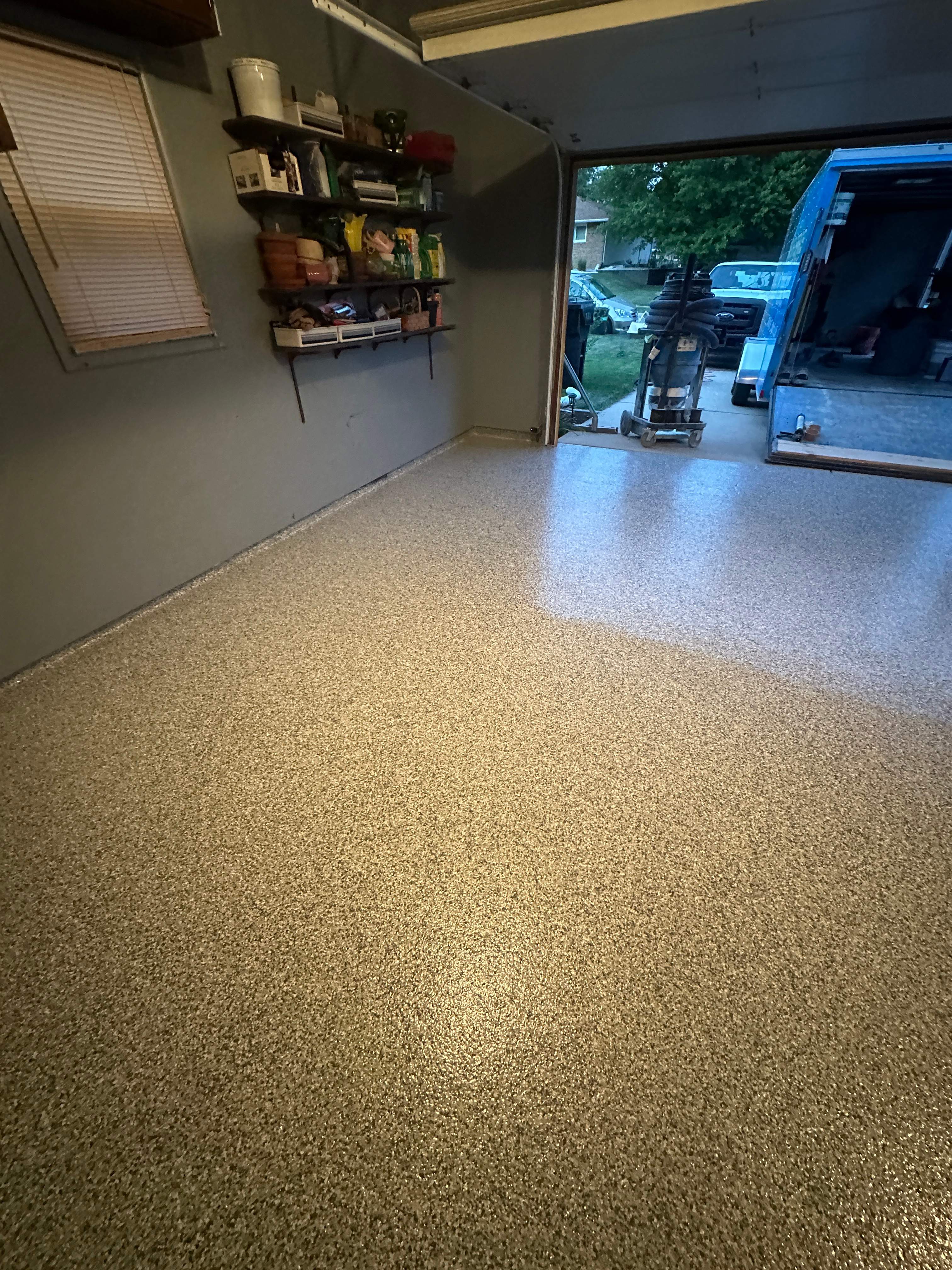 Gravel Garage Normal by Loud Bros