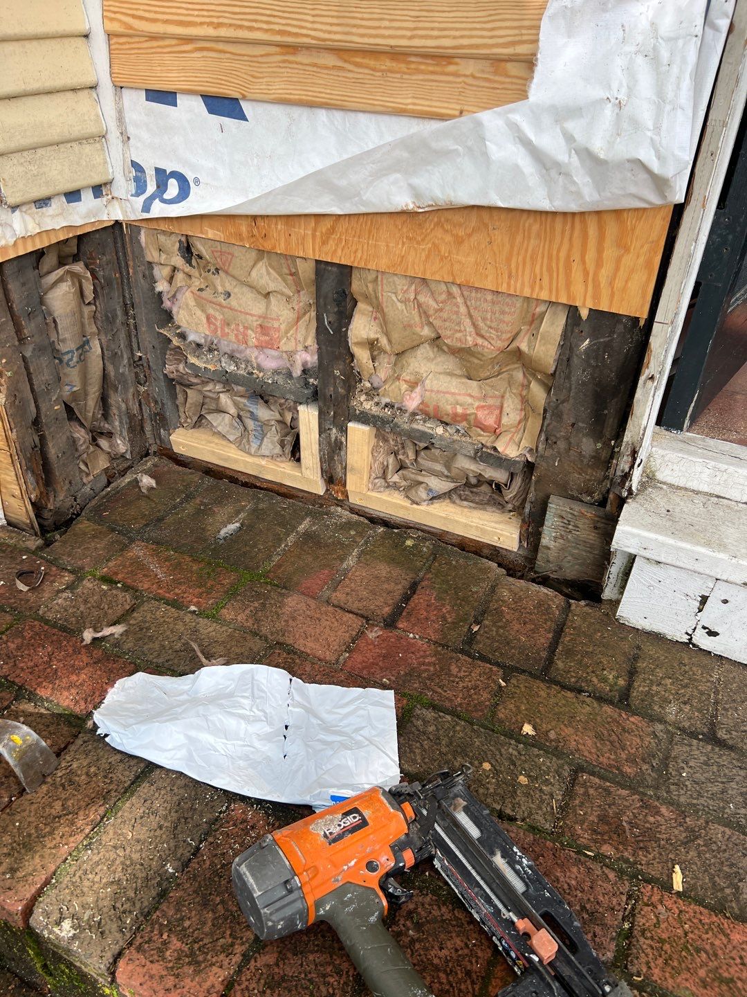 Alexandria: Siding Replacement with Solid Pine Wood Lap Siding by RM Banning, Inc.