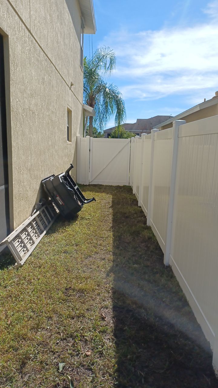 Sarasota, FL 6ft. Tall White Vinyl Privacy Fence  by Asap fence and gates, LLC