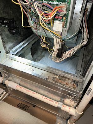Air duct cleaning using Hypervac