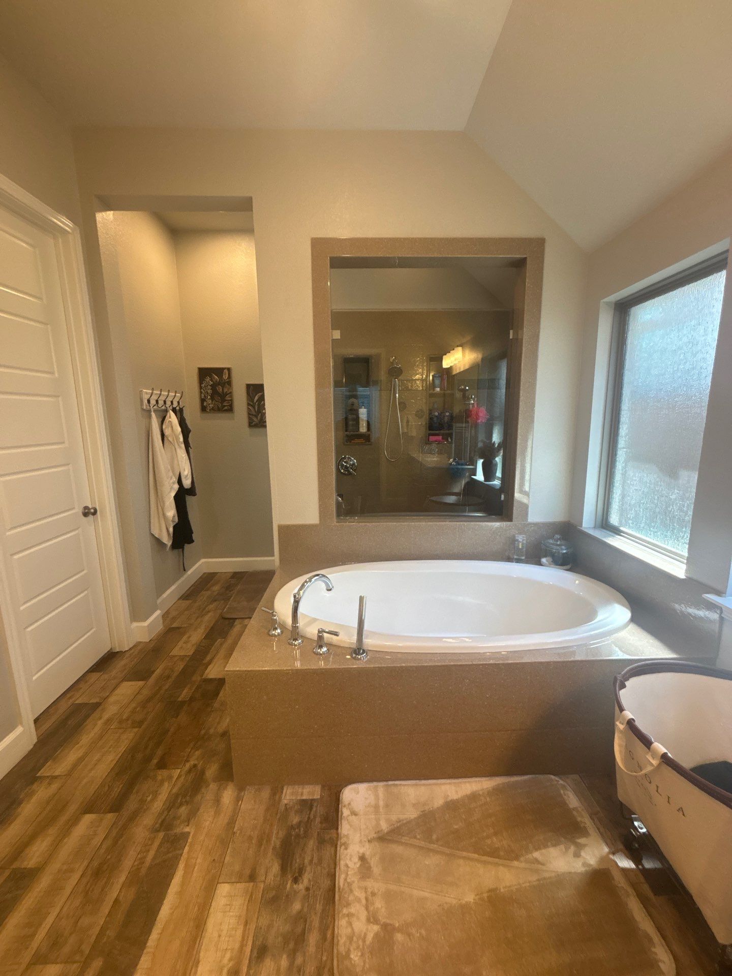 Master Bath (Onyx Collection) by New Bath Technologies