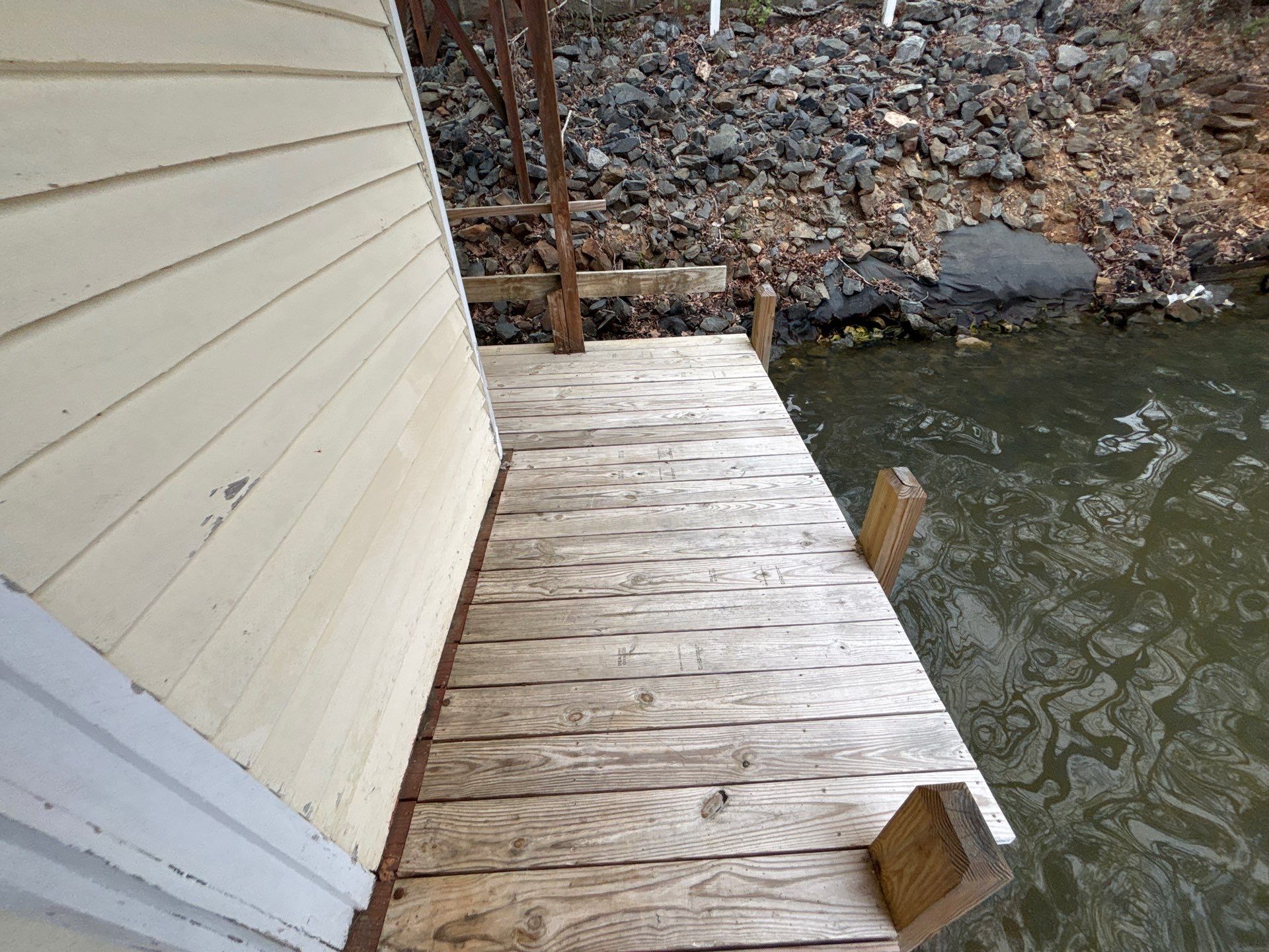 Wood Deck using Wood Sealant by DuraSeal