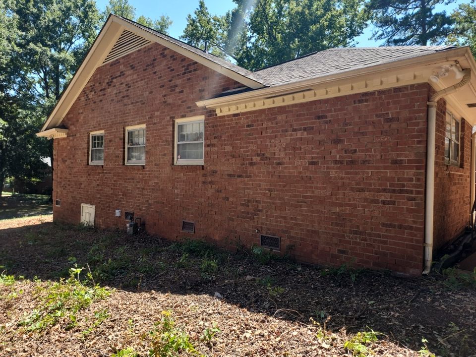 House Wash using cleaner by Power Wash Masters LLC
