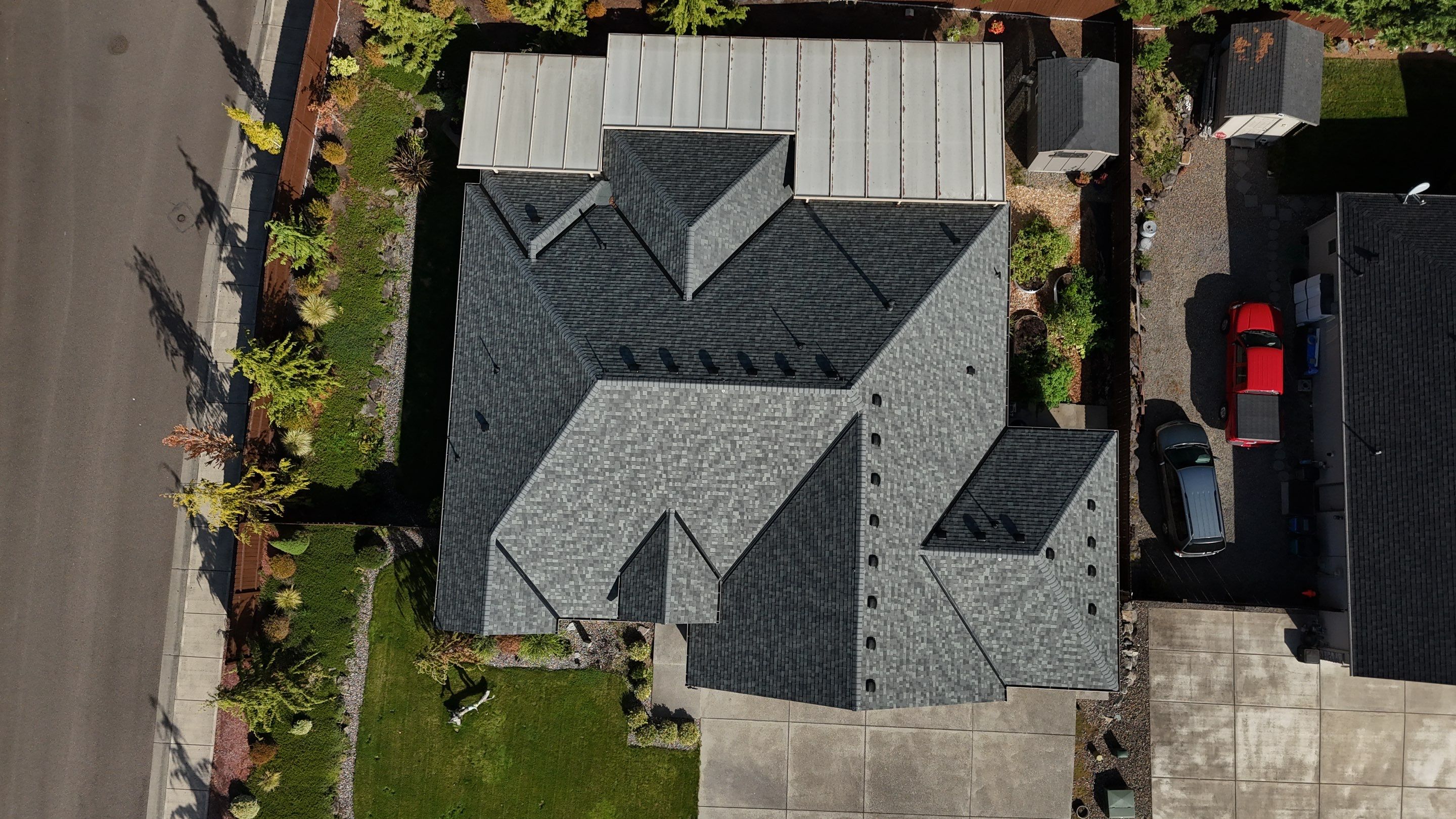 Estate Gray | Roof Replacement in Vancouver, WA 98686 by Valiant Roofing, LLC