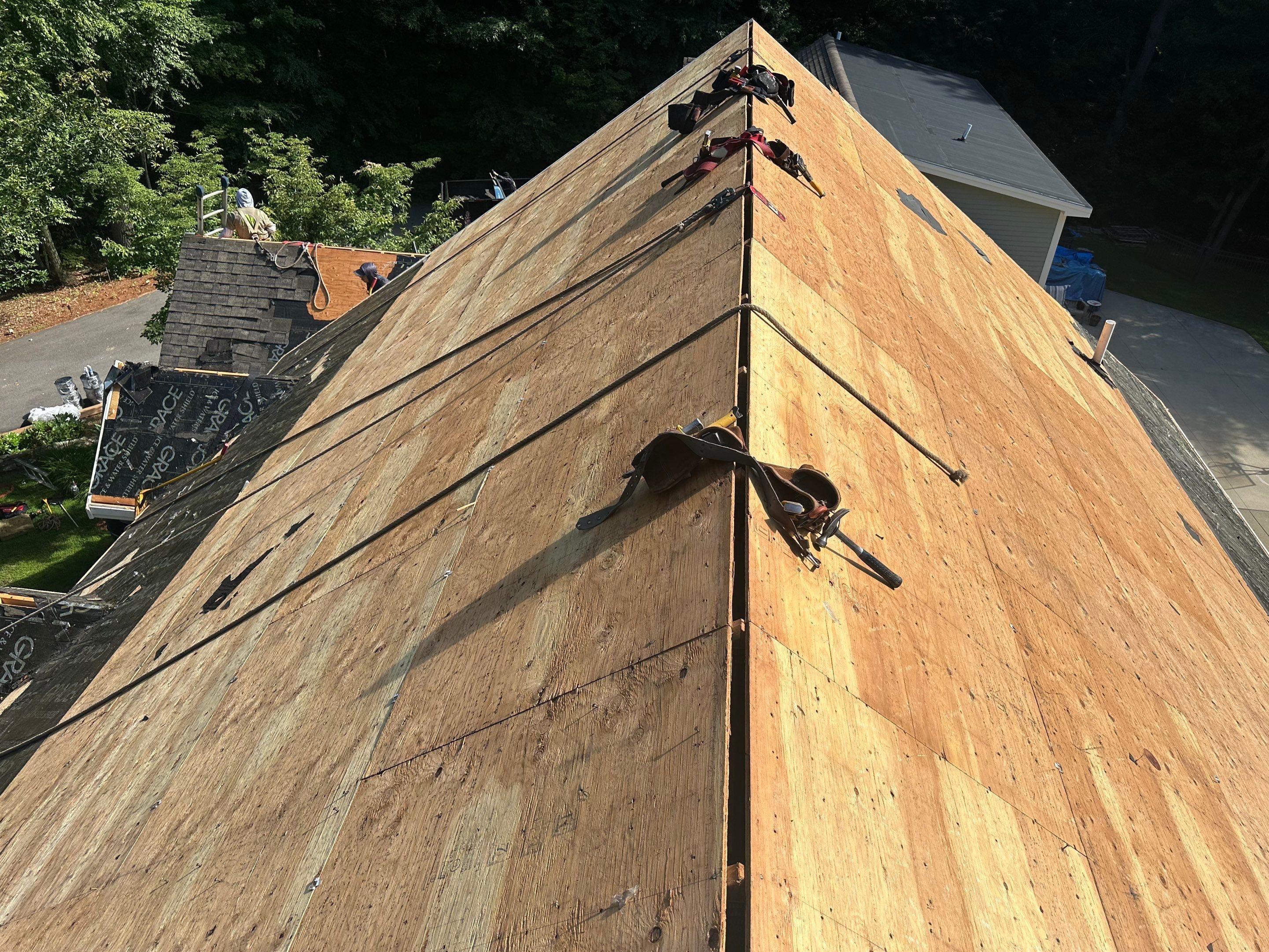 š IKO Roof Transformation in Berwick, Maine! š²šØ by Tall pine roofing