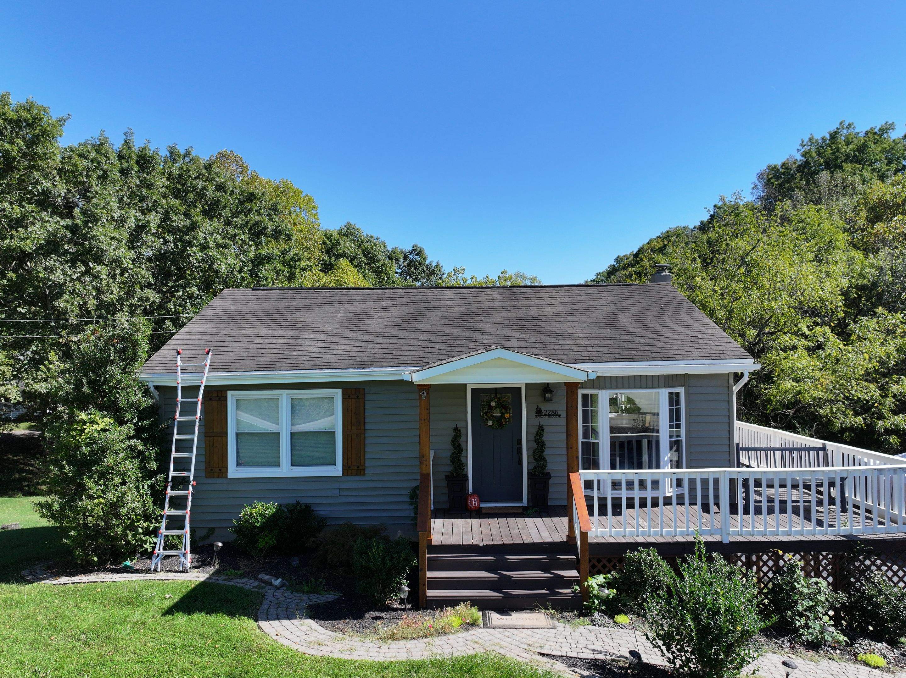 Higgs Residence by Omnia Roofing