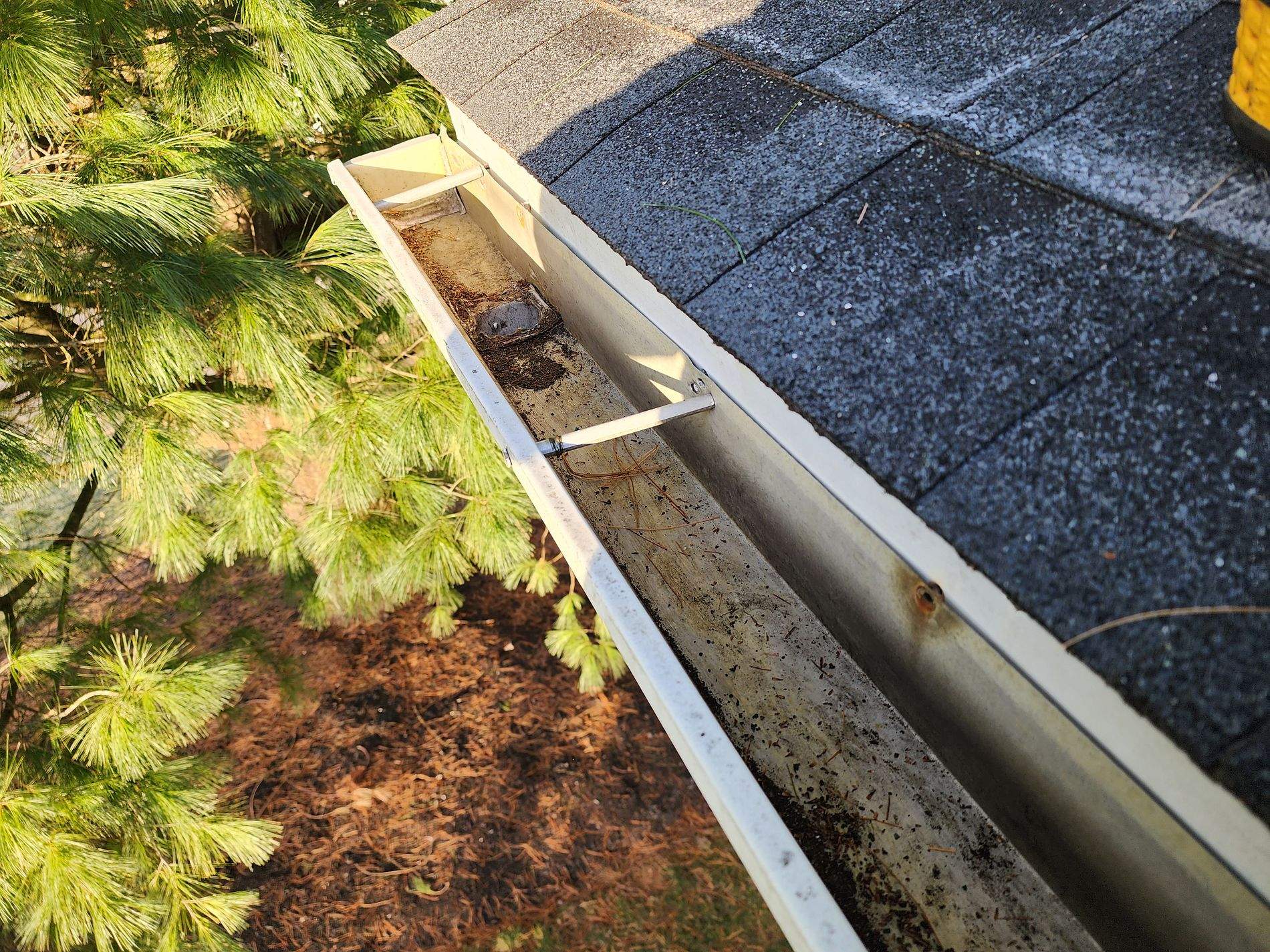 Gutter Repair, Gutter Cleaning, Gutter Guards by Roof Right Inc