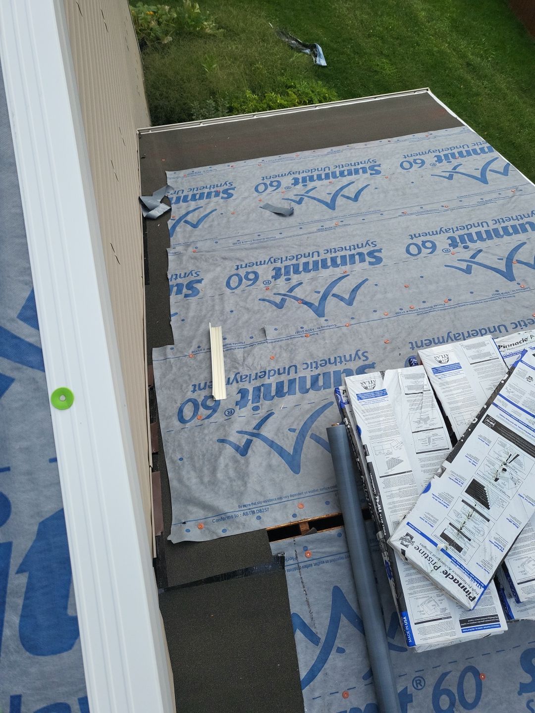 ATLAS PINNACLE COLOR: BLACK SHADOW by Eagle Eye Roofing