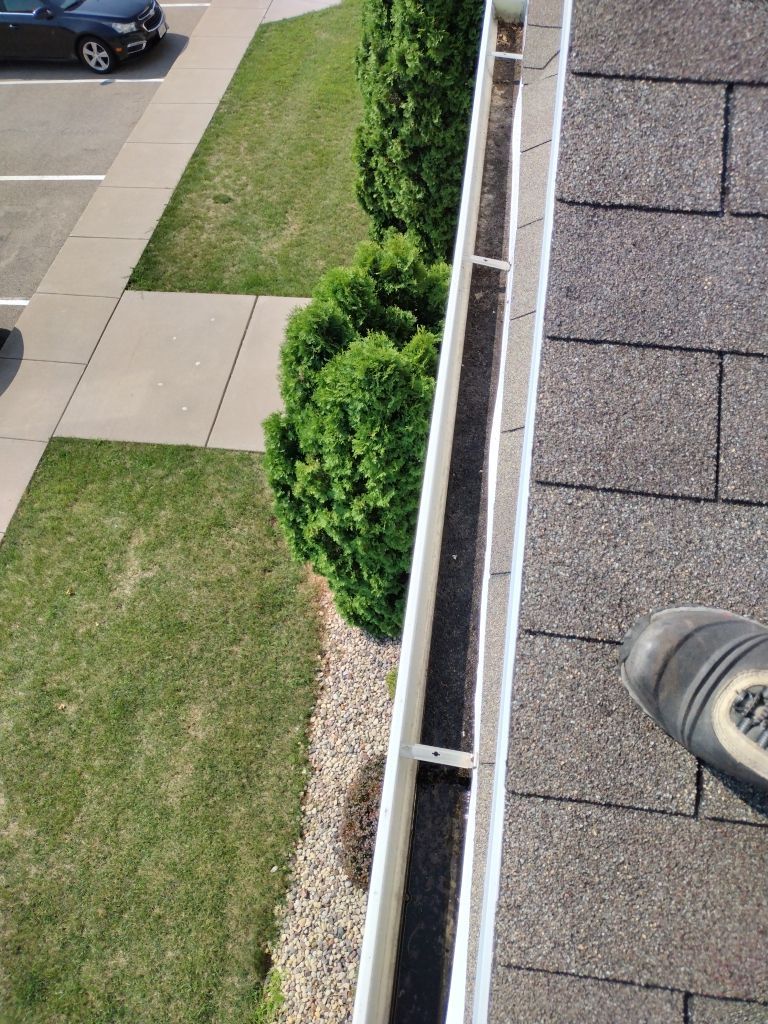 HOA gutter cleaning before