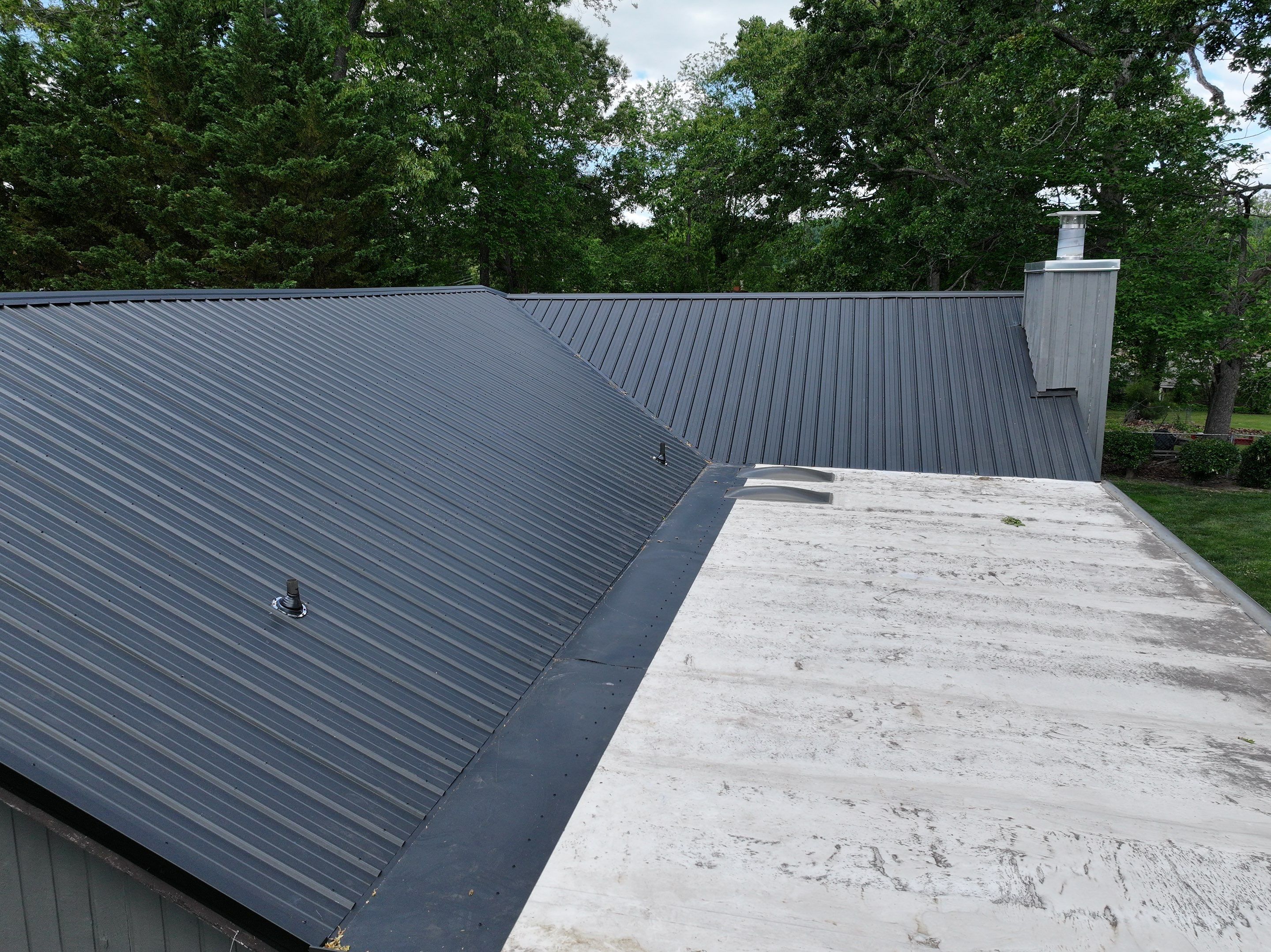 Miles Residence by Omnia Roofing