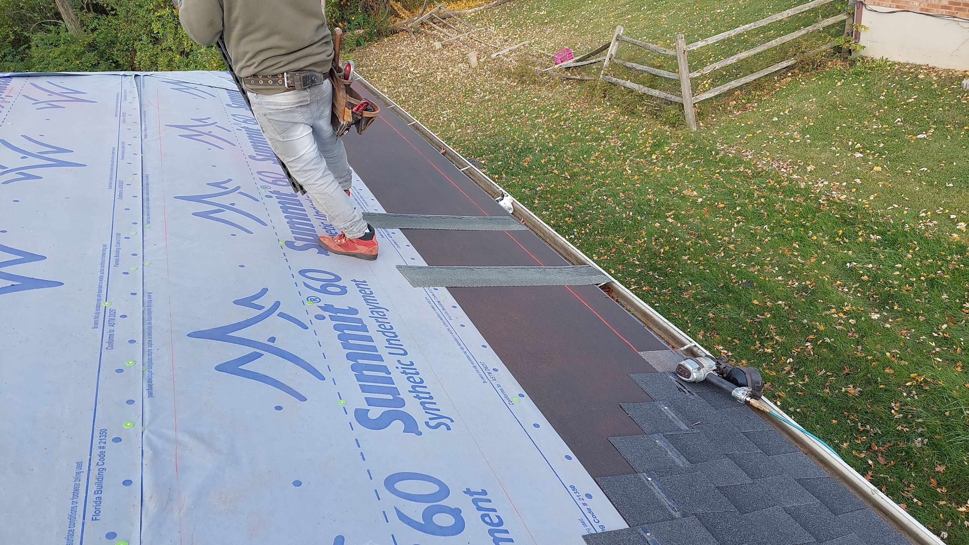 Liberty Township - Pristine Black by Tamlin Roofing