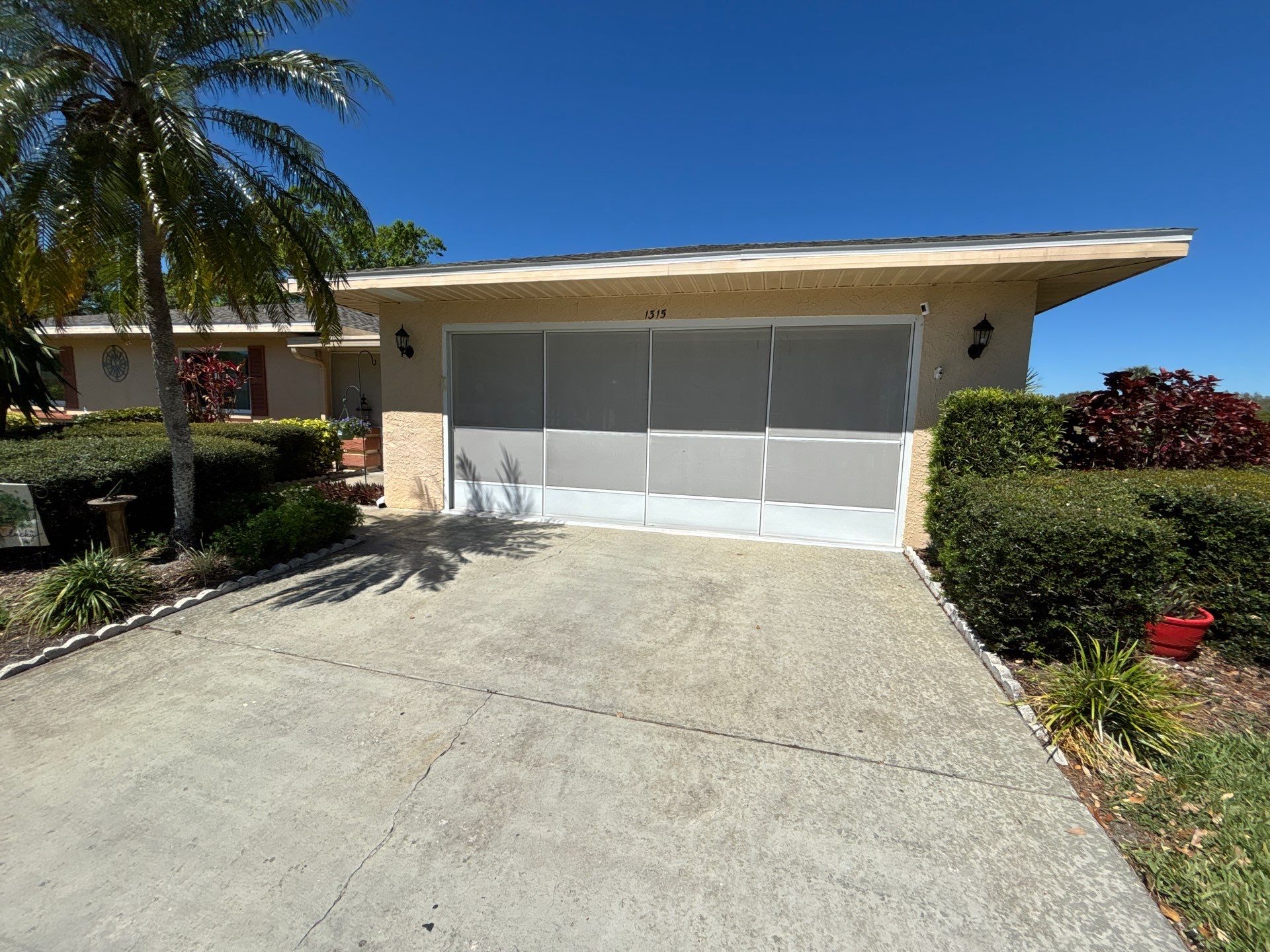 White Vinyl Gutters Installation in Sarasota FL by Gutter Professors