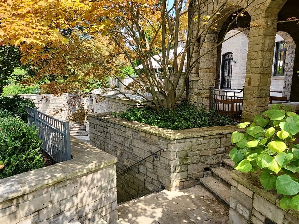 Landscape Design by elegant Lawns