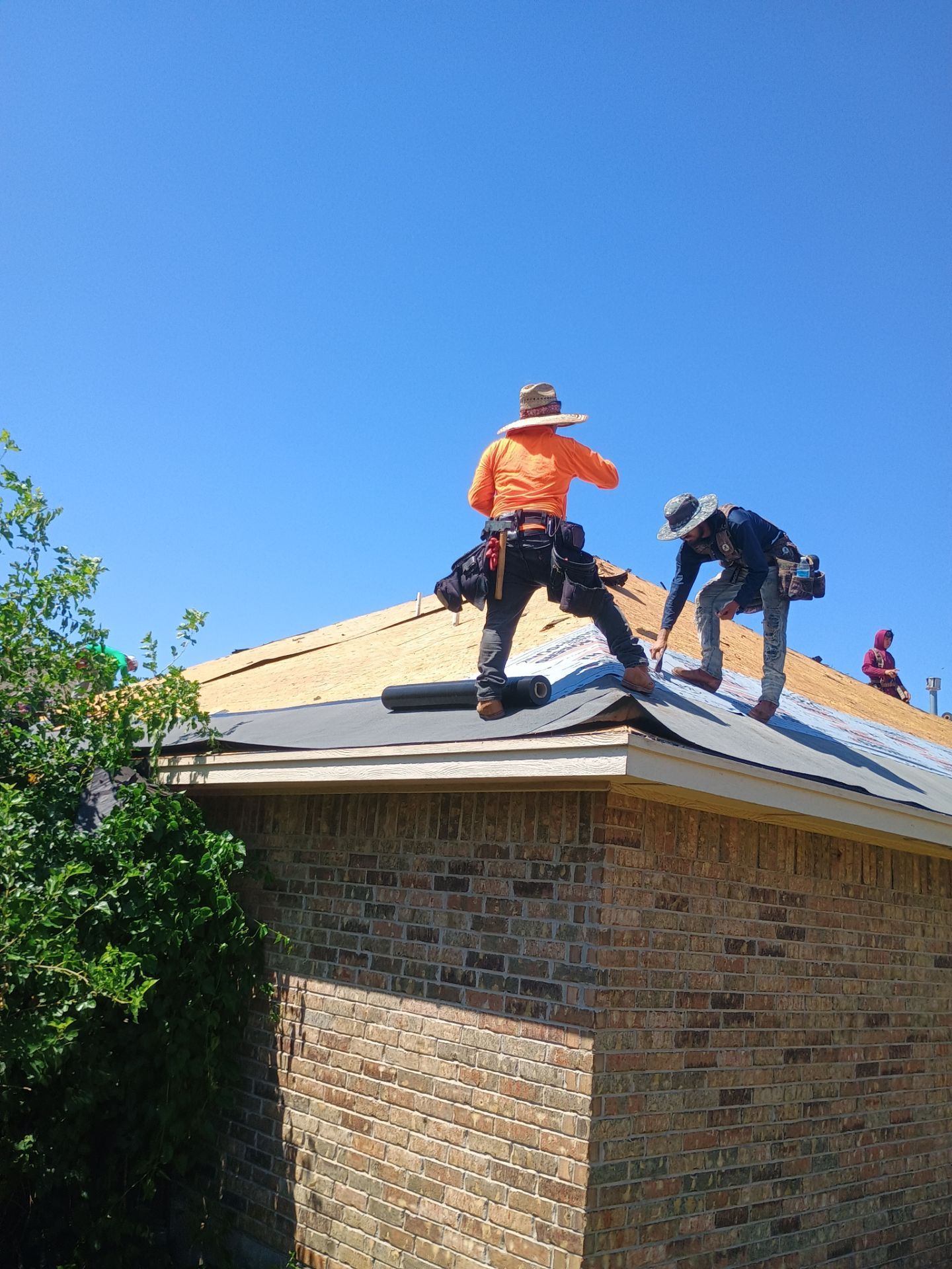 Oklahoma City Full Residential Roof Replacement with GAF Architectural Shingles by BANA Roofing and Solar Supply