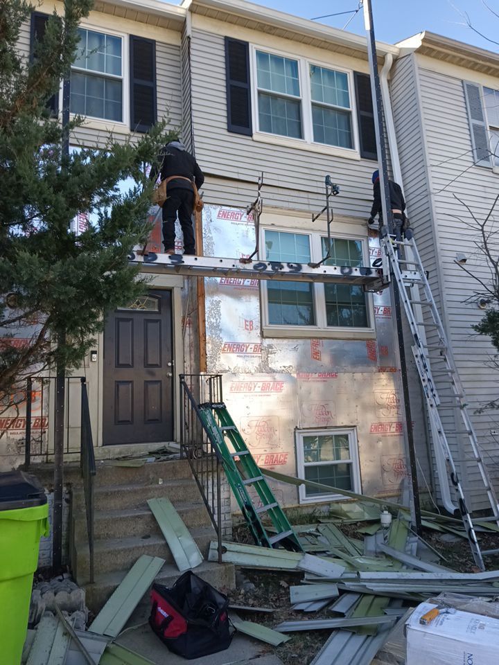 Woodbridge: CertainTeed Monogram 4" Straight Lap Siding in Sterling Gray by RM Banning, Inc.