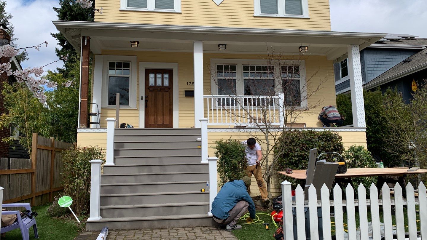 Greenlake Front Porch by Alki deck builders 