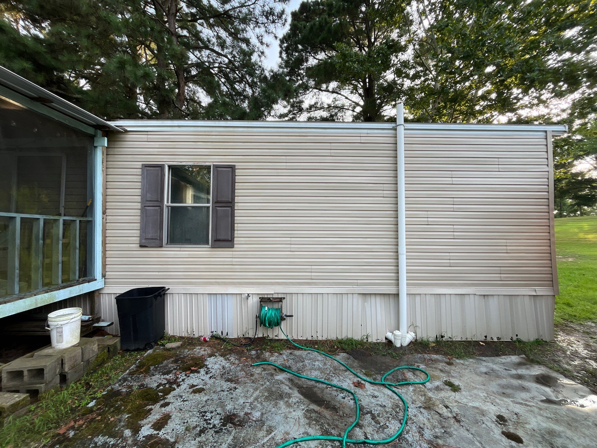 Mobile Home Cleaning Monroe  by College Bros Outdoor services