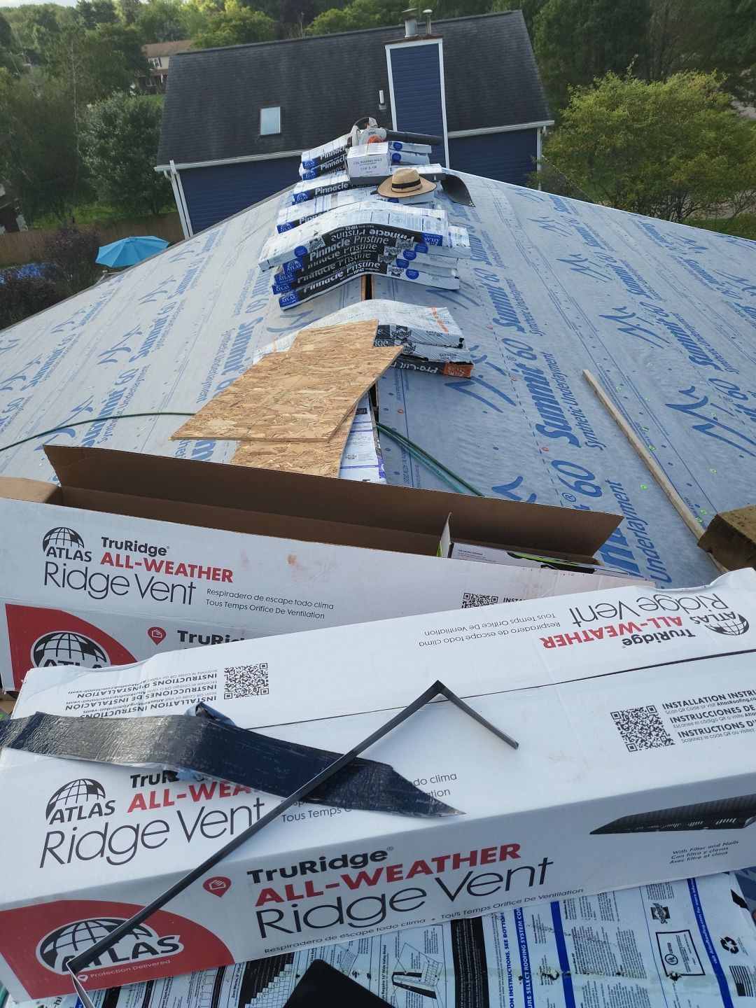 ATLAS PINNACLE COLOR: BLACK SHADOW by Eagle Eye Roofing
