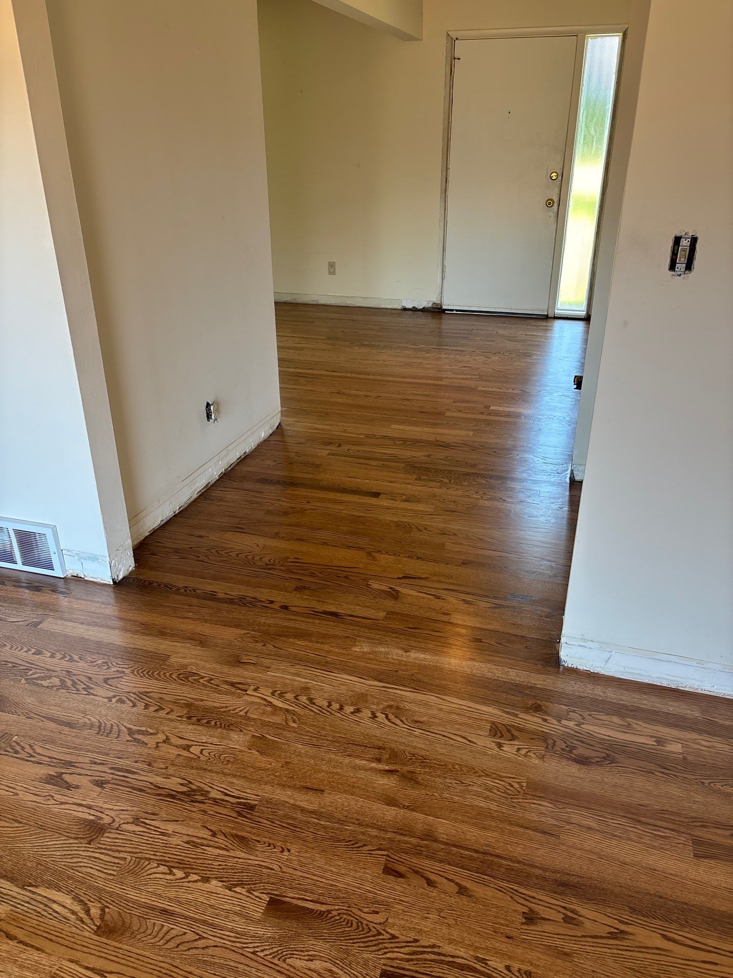 Red Oak Hardwood Floor Installation and Refinishing in Cincinnati by Footprints Floors Kentucky