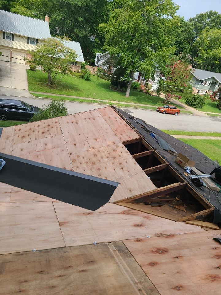 Alexandria: CertainTeed Landmark Pro Architectural Shingles in Max Def Shenandoah by RM Banning, Inc.