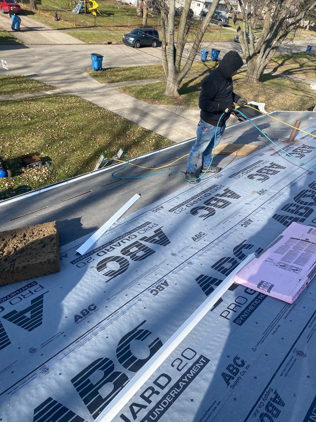 Residential Roofing Installation using Owens Corning Oakridge, Desert Tan by Absolute Roofing and Construction